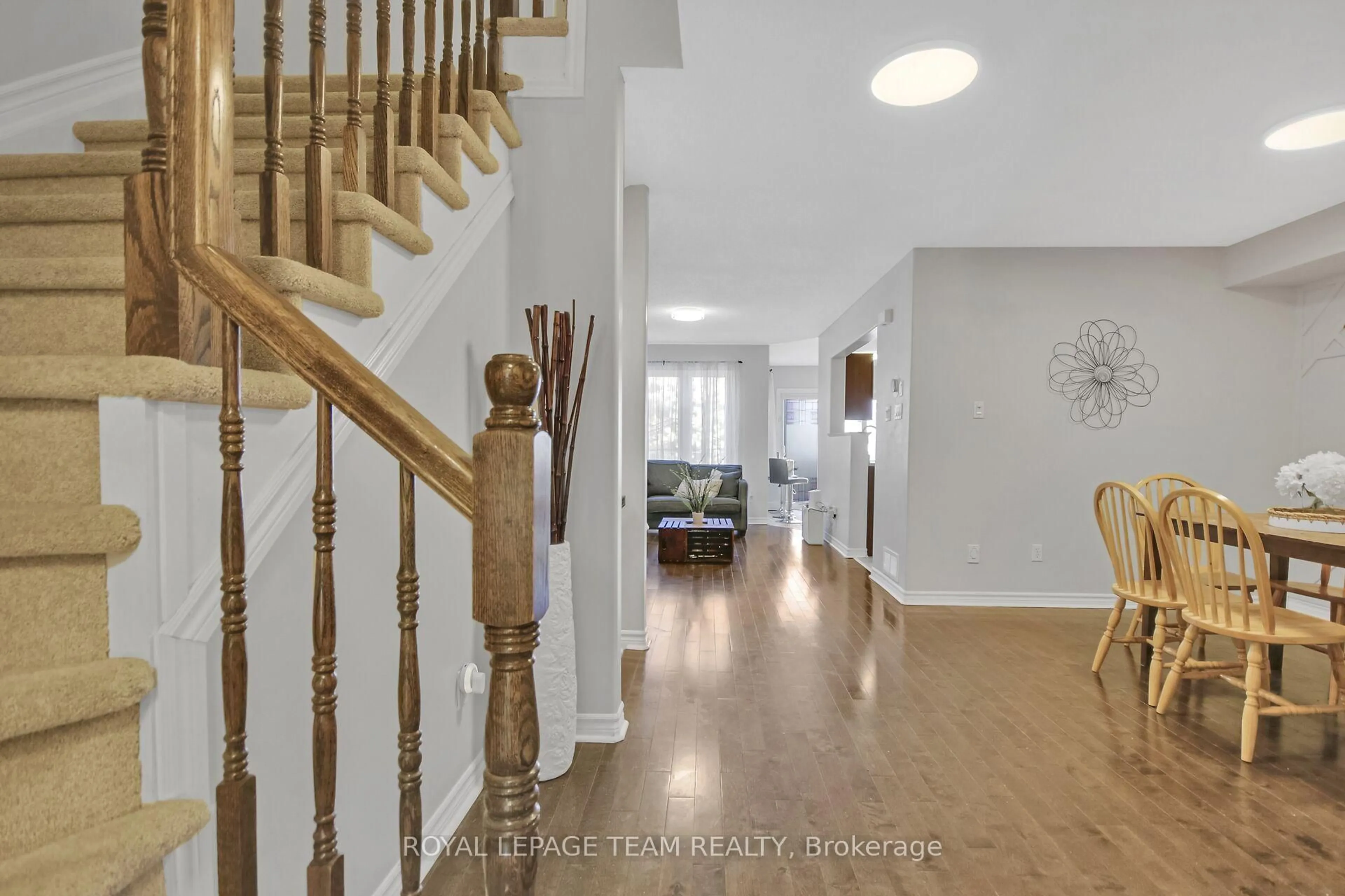 Unknown for 123 Talltree Cres, Ottawa Ontario K2S 0B1