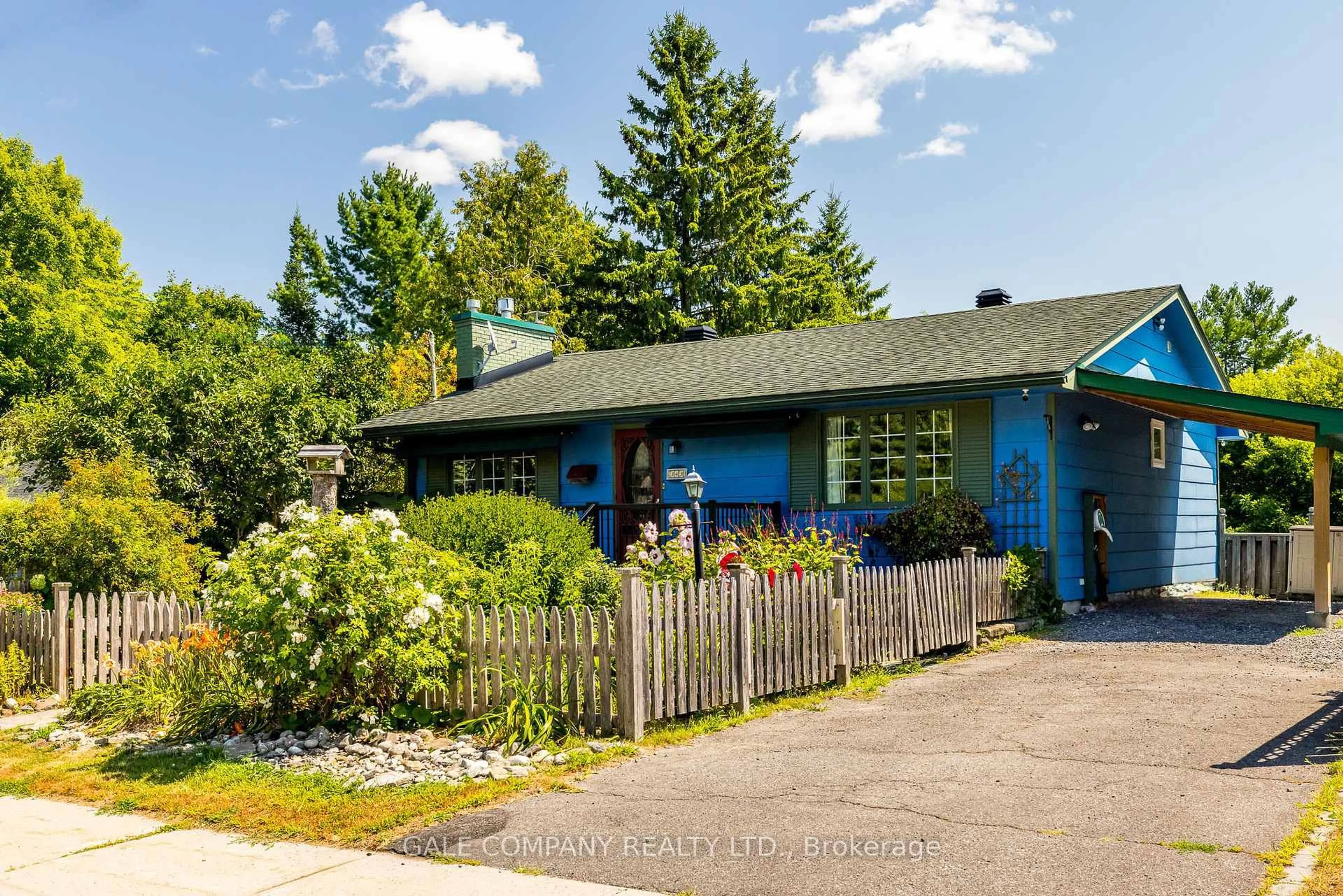 Home with vinyl exterior material, street for 343 Hope St, Almonte Ontario K0A 1A0