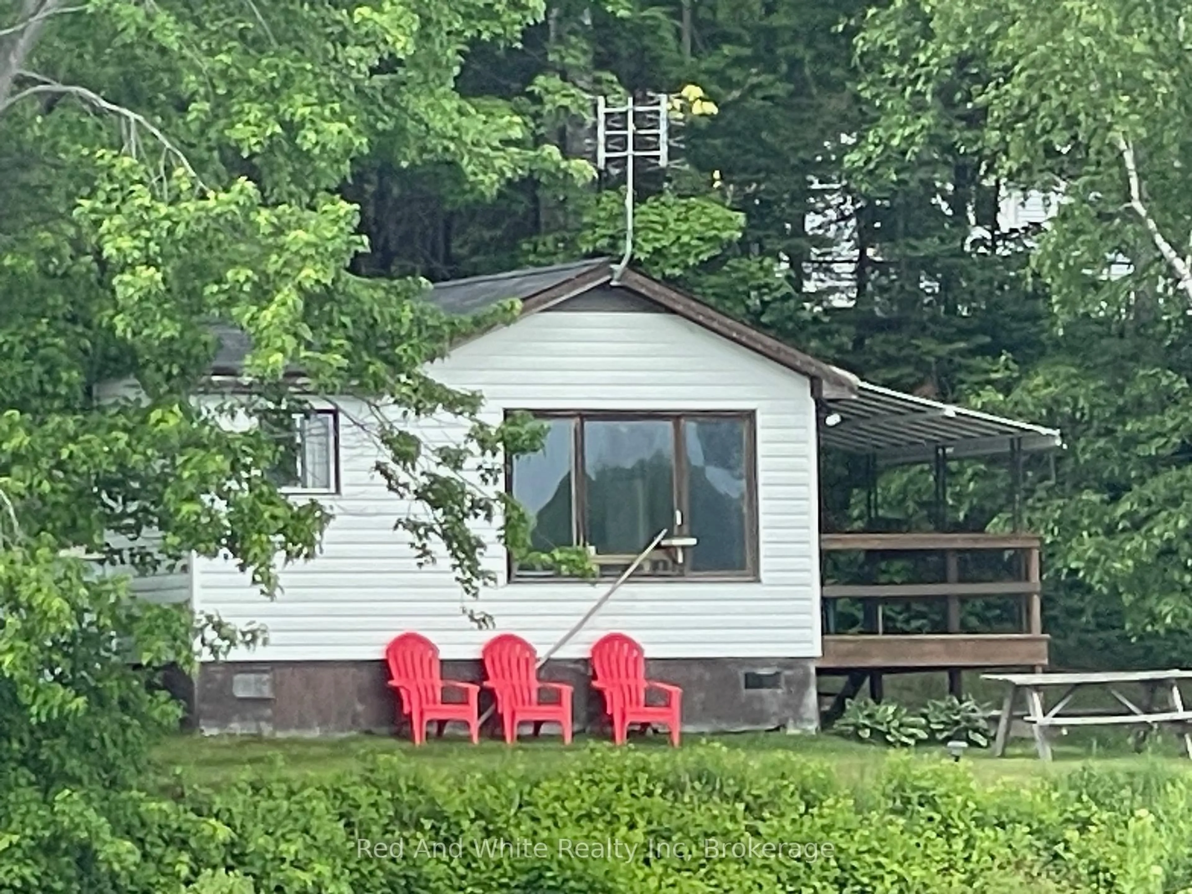 Patio, water/lake/river/ocean view for 53 COTTAGE Crt, Burk's Falls Ontario P0A 1C0
