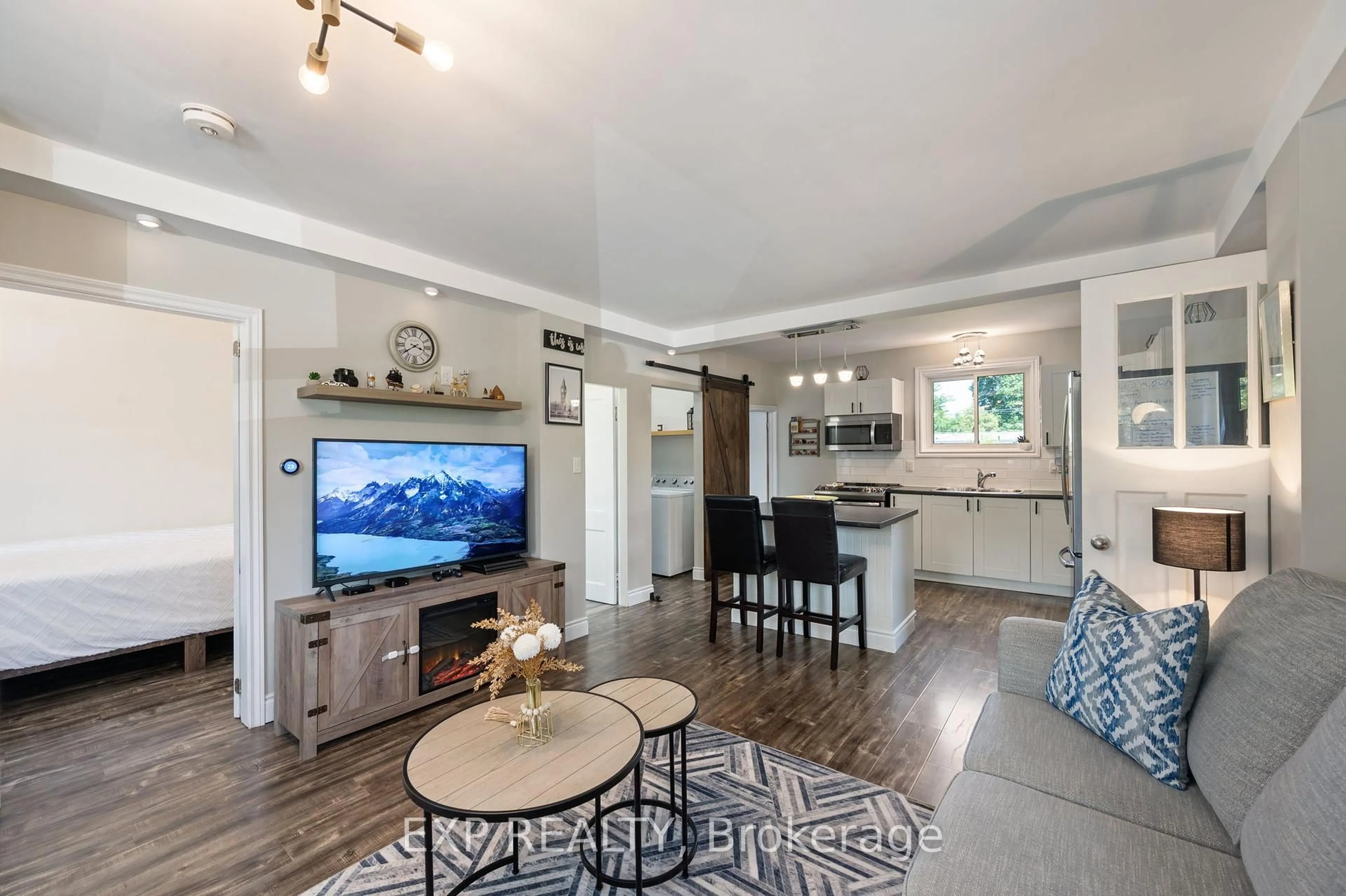 Open concept kitchen, unknown for 124 Chesterfield Ave, London South Ontario N5Z 3N2