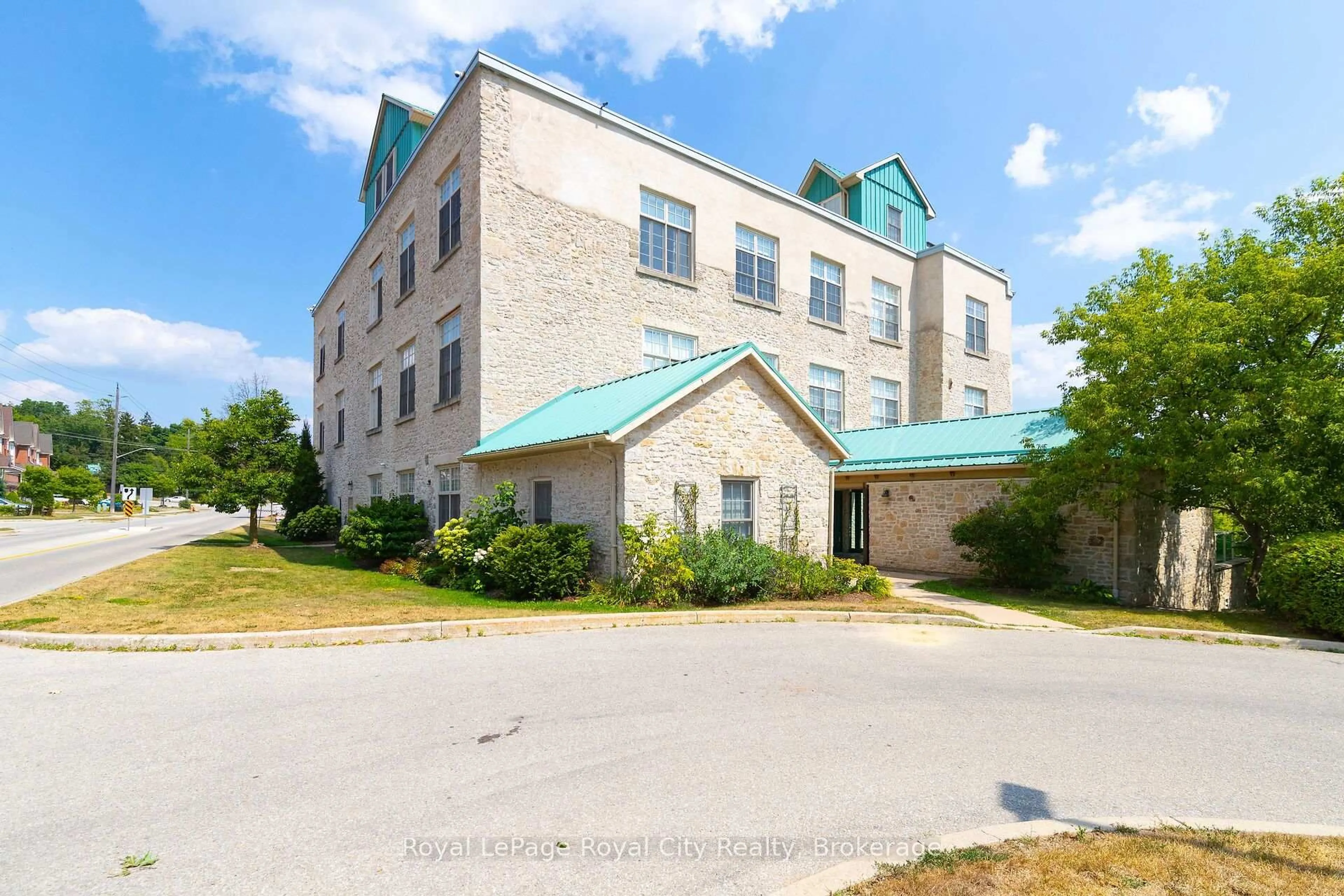 Unknown for 478 St Andrew St #301, Centre Wellington Ontario N1M 3V7
