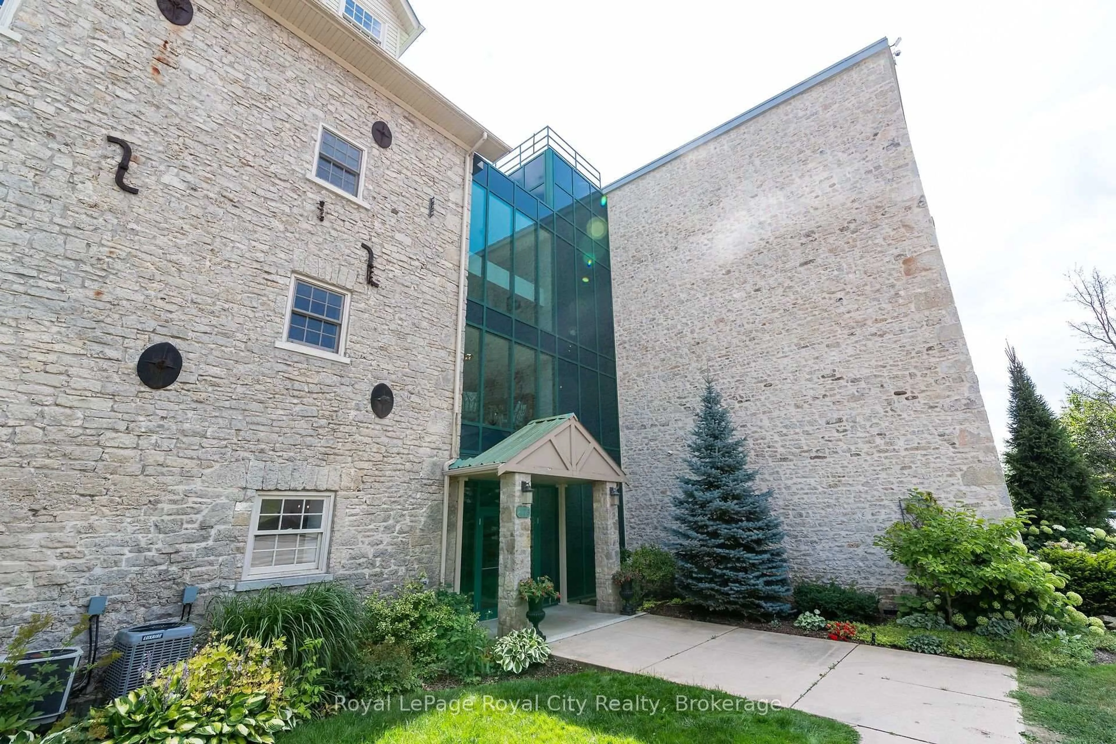 Unknown for 478 St Andrew St #301, Centre Wellington Ontario N1M 3V7