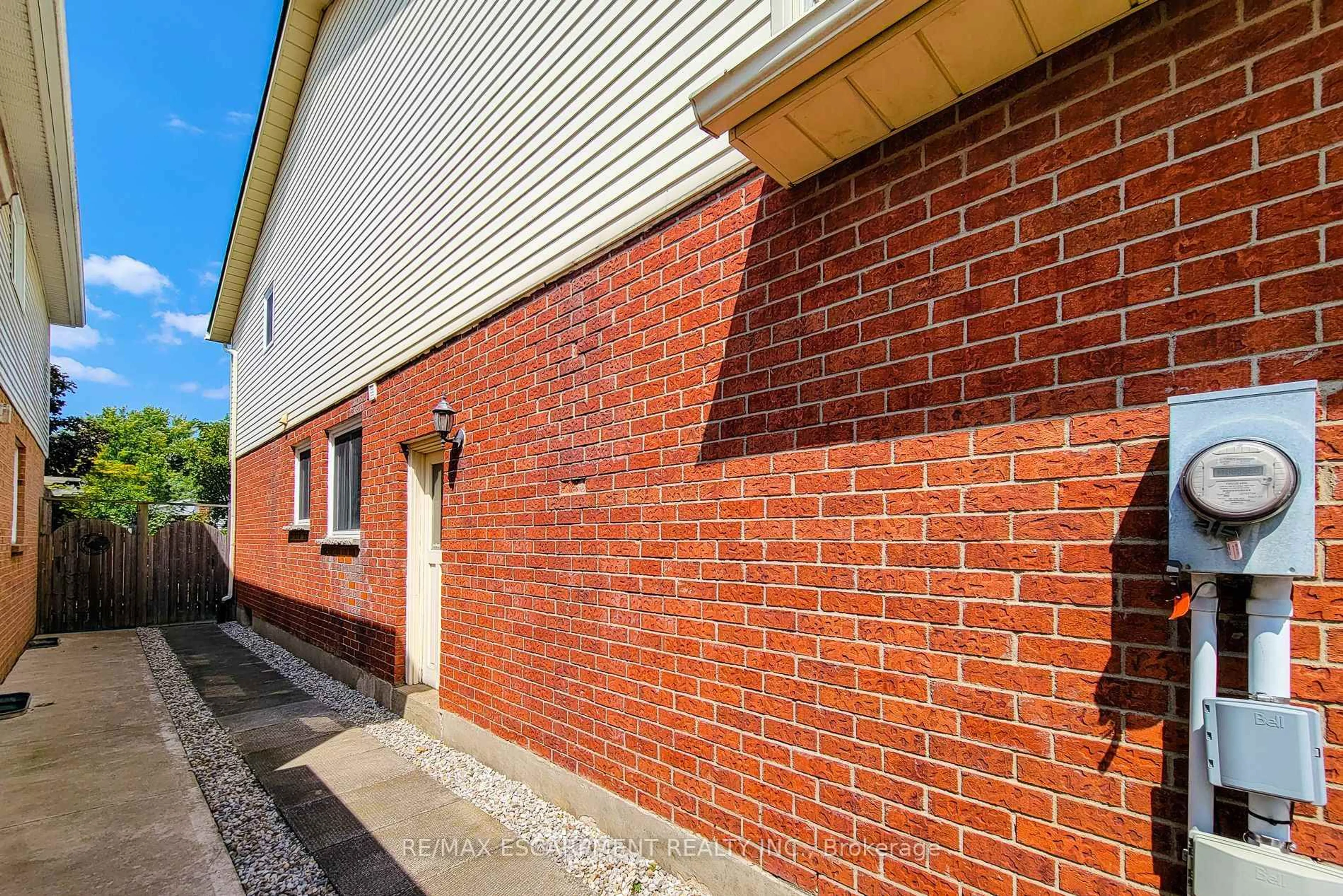 Unknown for 76 Baxter Cres, Thorold Ontario L2V 4R6