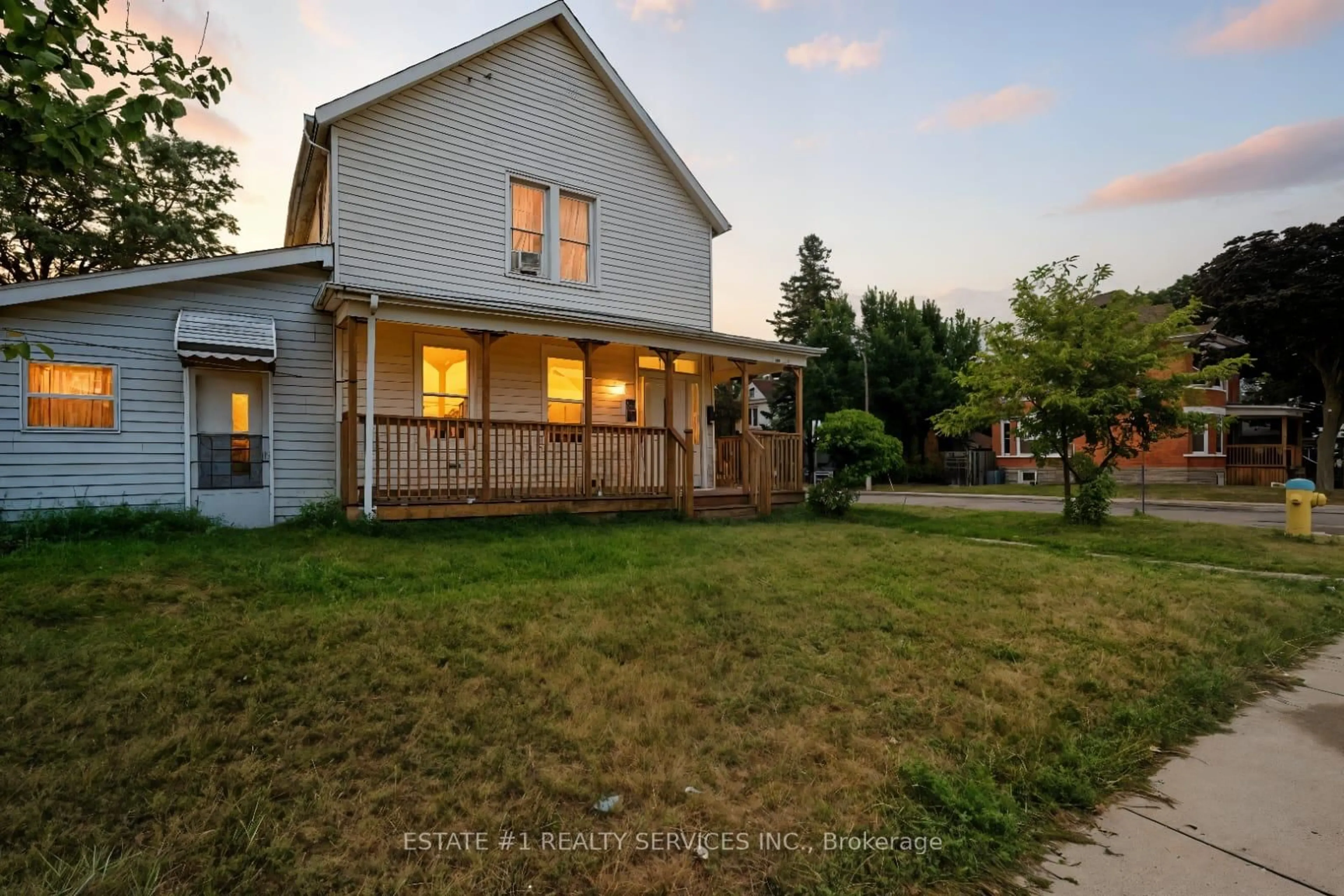 A pic from outside/outdoor area/front of a property/back of a property/a pic from drone, street for 781 Church St, Windsor Ontario N8X 1V9