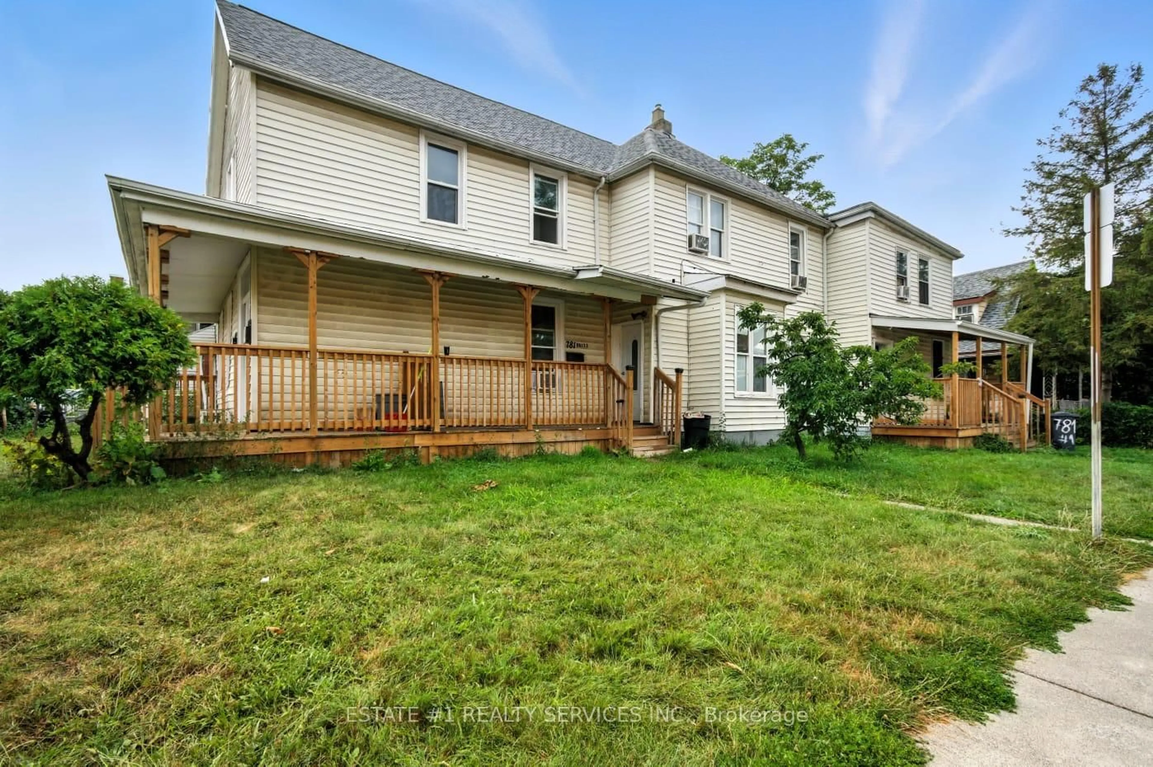 A pic from outside/outdoor area/front of a property/back of a property/a pic from drone, street for 781 Church St, Windsor Ontario N8X 1V9