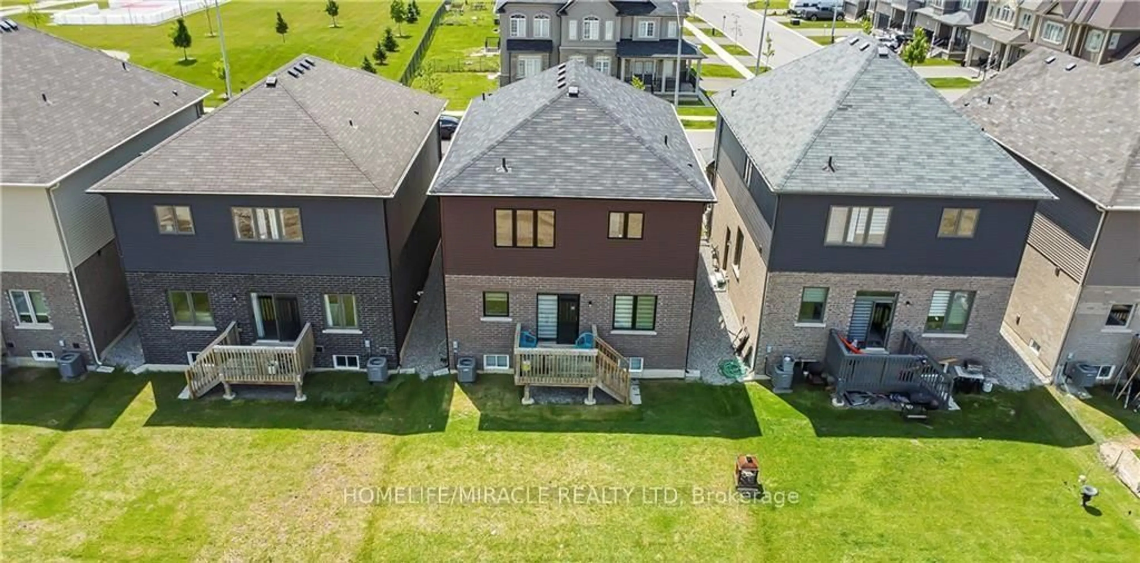 A pic from outside/outdoor area/front of a property/back of a property/a pic from drone, street for 16 Scenic Ridge Gate, Brant Ontario N3L 0K4