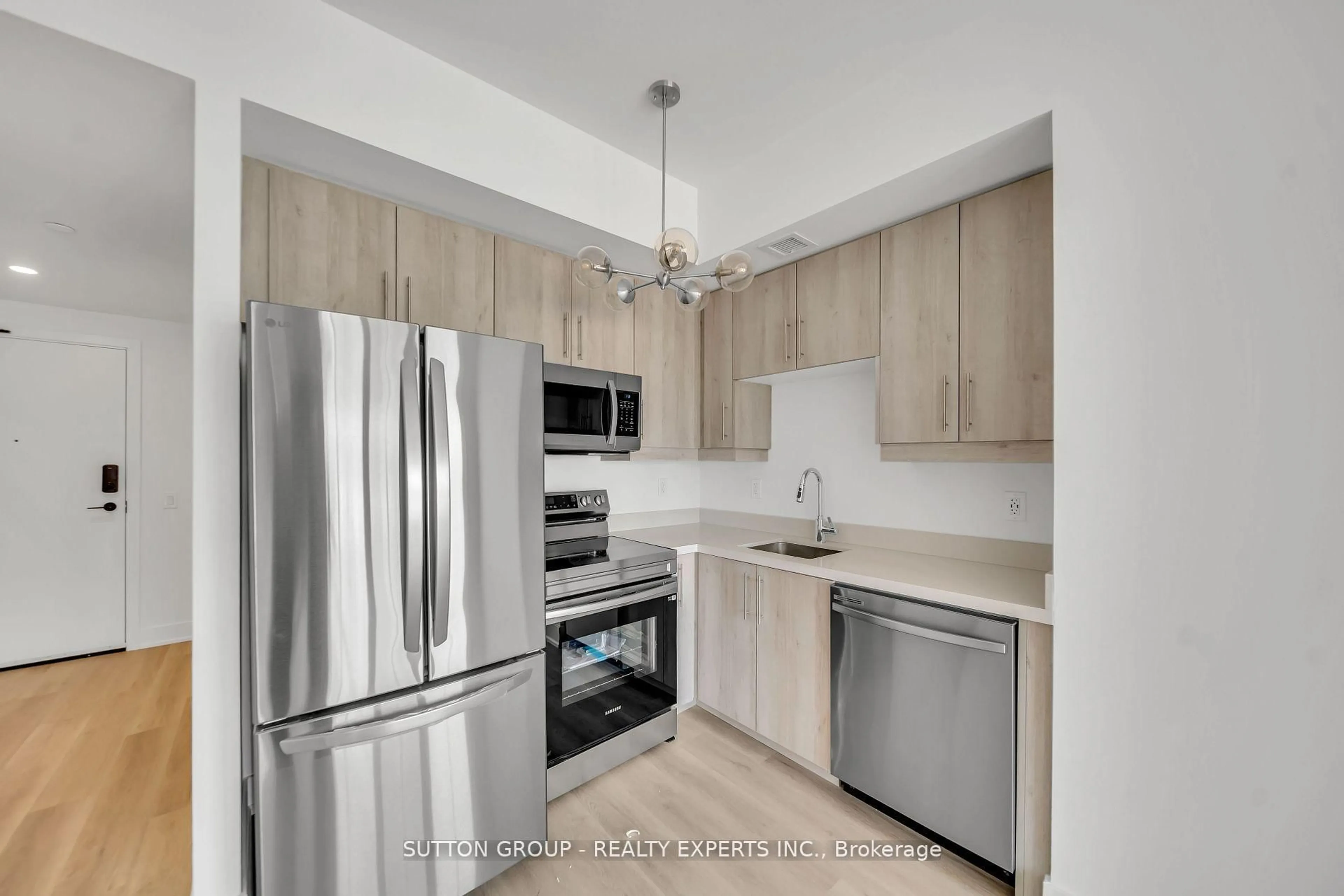 Standard kitchen, unknown for 401 shellard Lane #826, Brantford Ontario N3T 5L5
