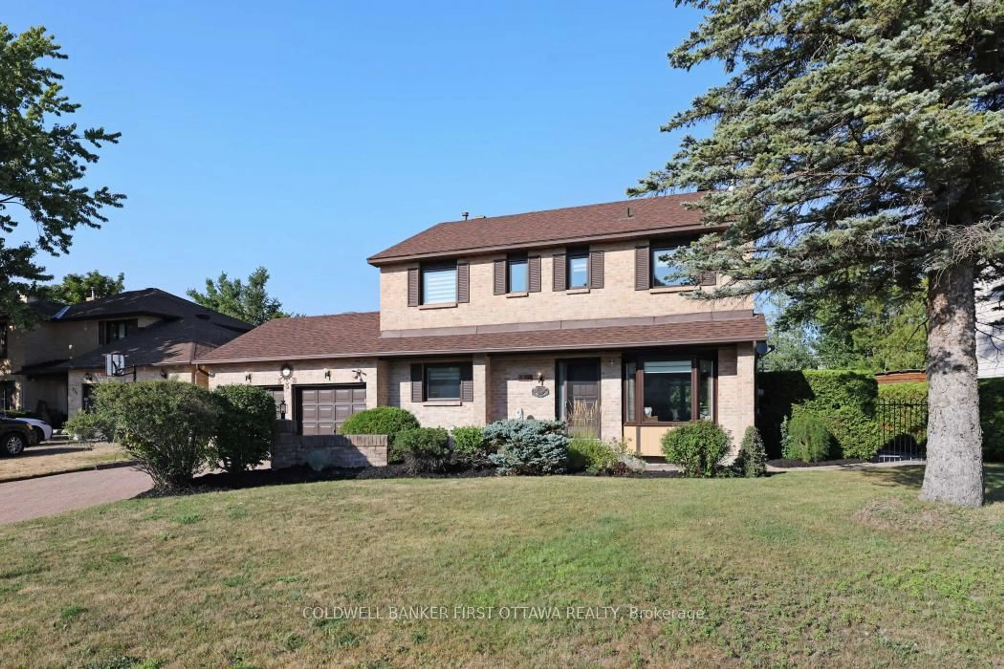 Home with brick exterior material, street for 338 Liard St, Ottawa Ontario K2S 1J8