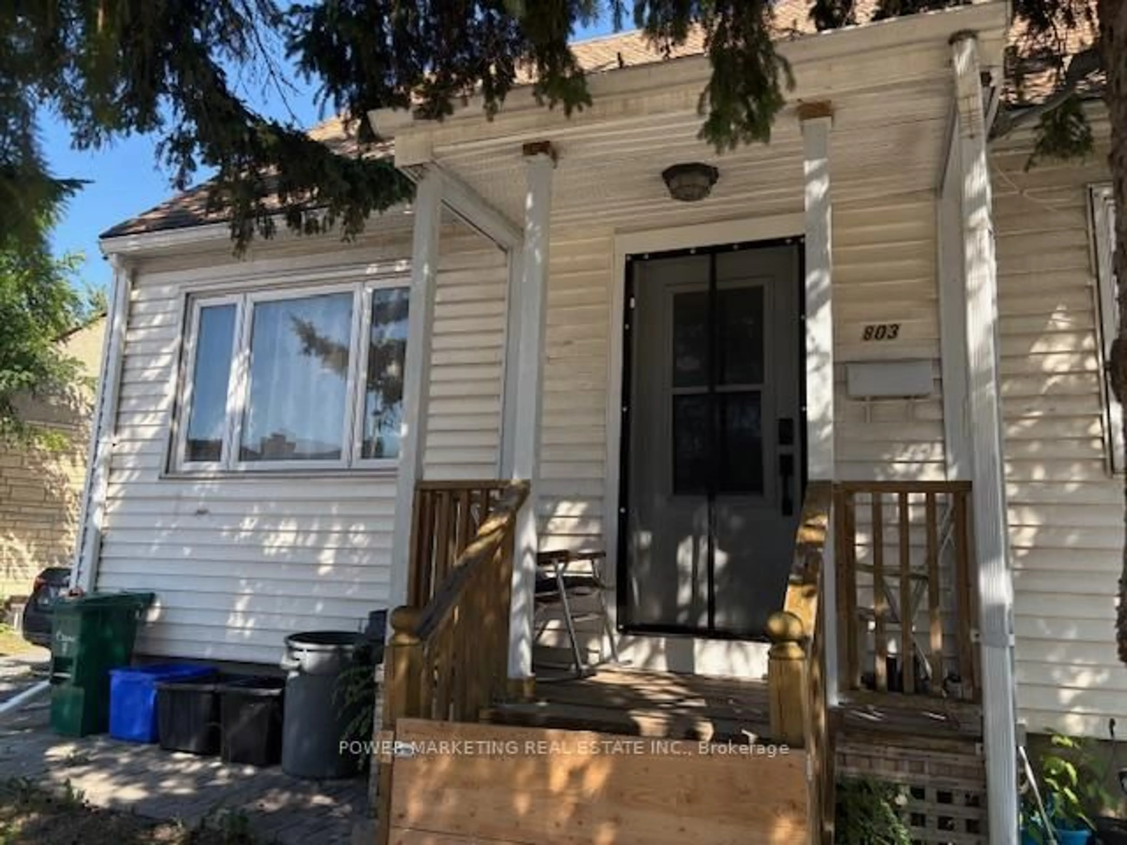 Home with vinyl exterior material, street for 803 Merivale Rd, Ottawa Ontario K1Z 5Z5