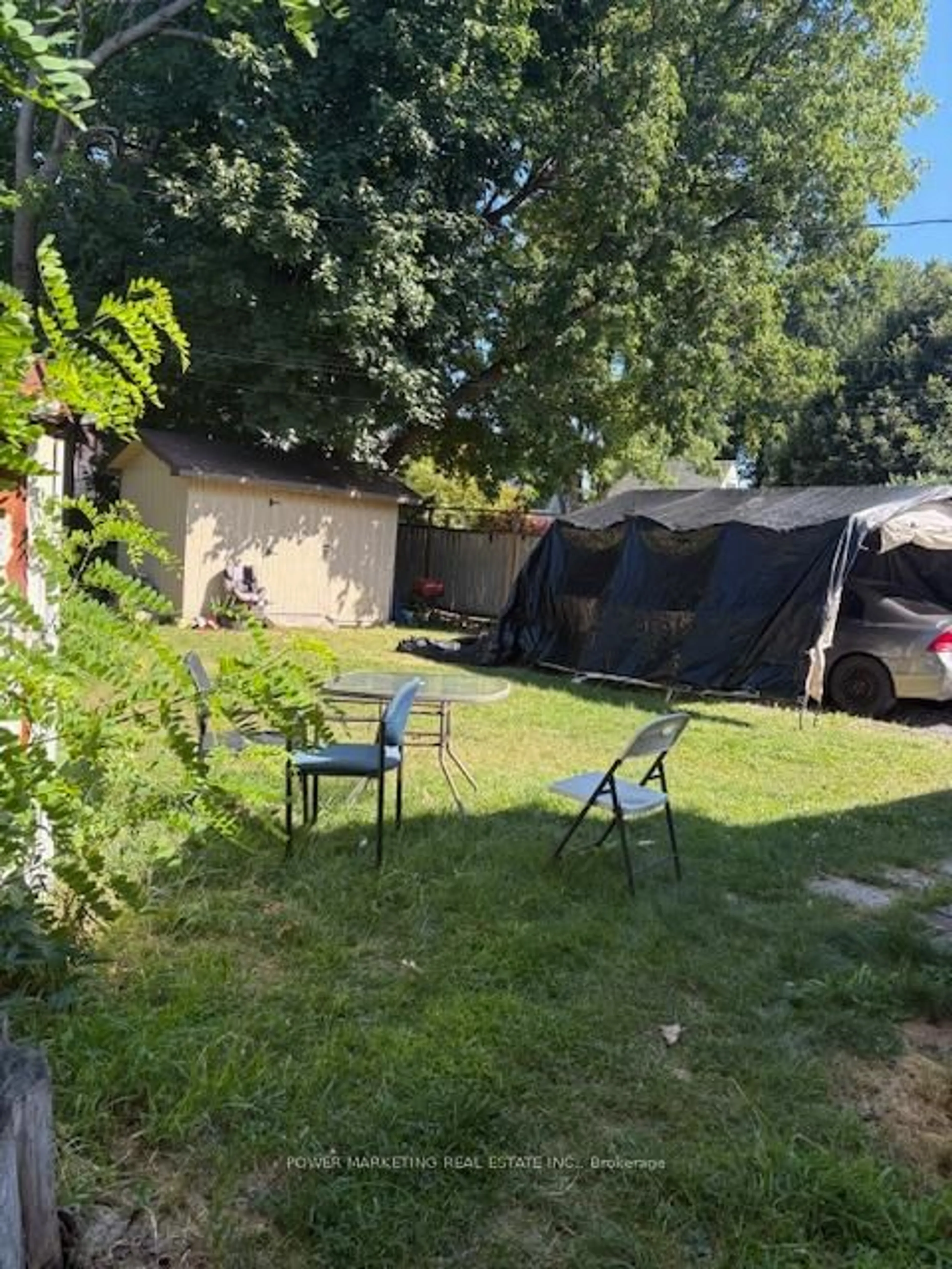 Patio, street for 803 Merivale Rd, Ottawa Ontario K1Z 5Z5