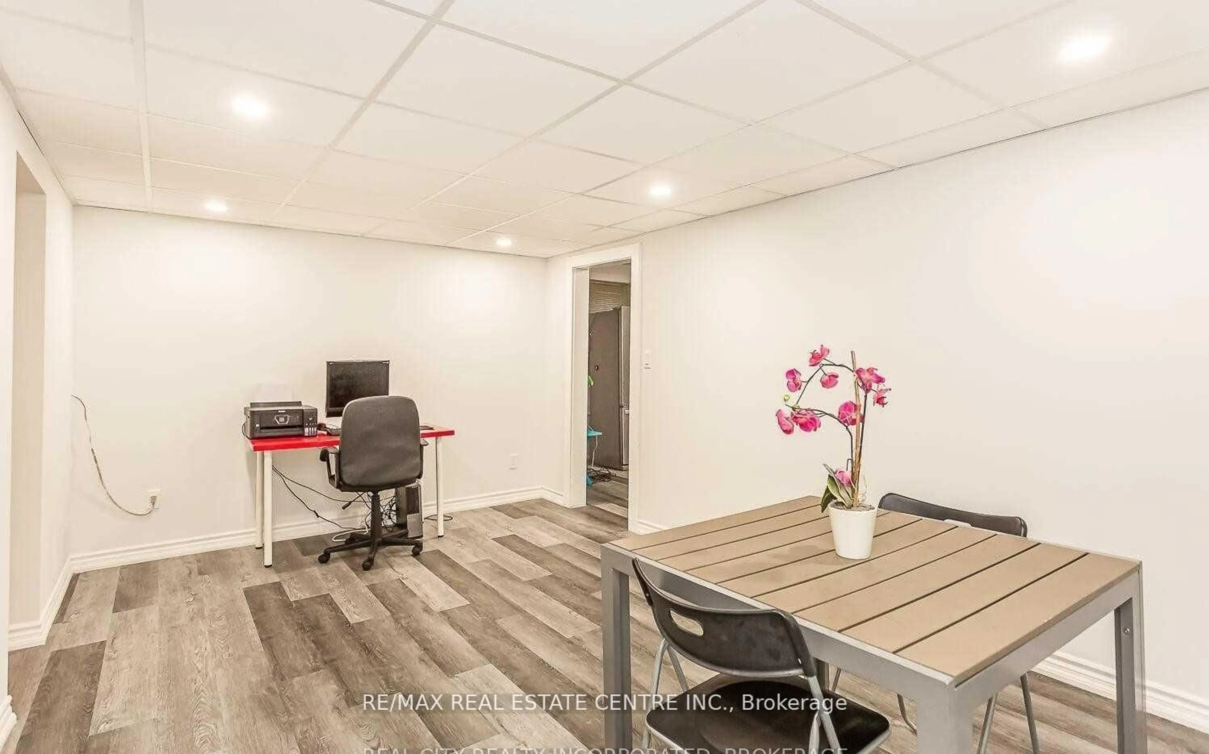 A pic of a room for 18 Forks Rd, Welland Ontario L3B 5K1