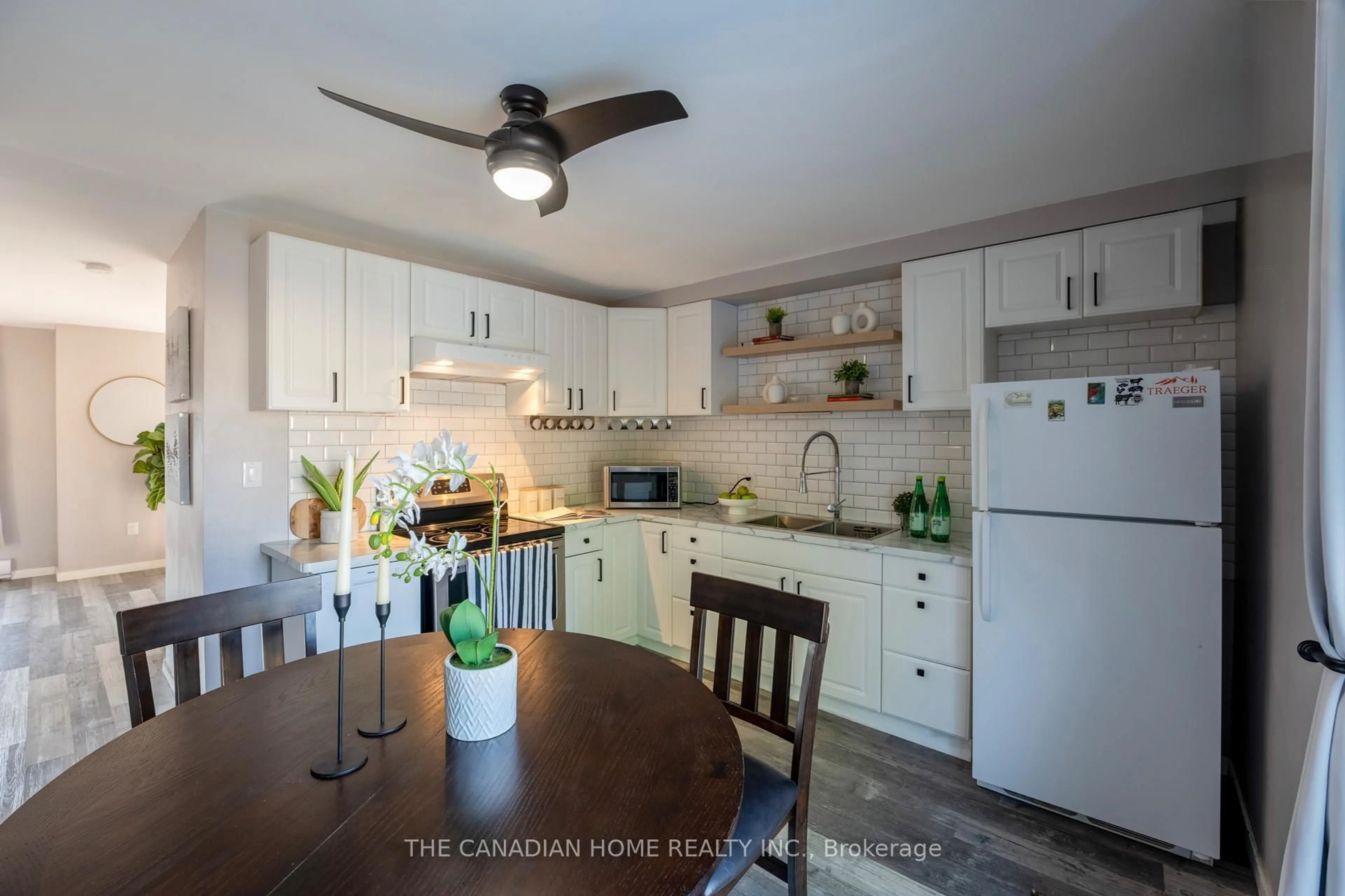 Open concept kitchen, unknown for 159 PINE St, Thorold Ontario L2V 3M5