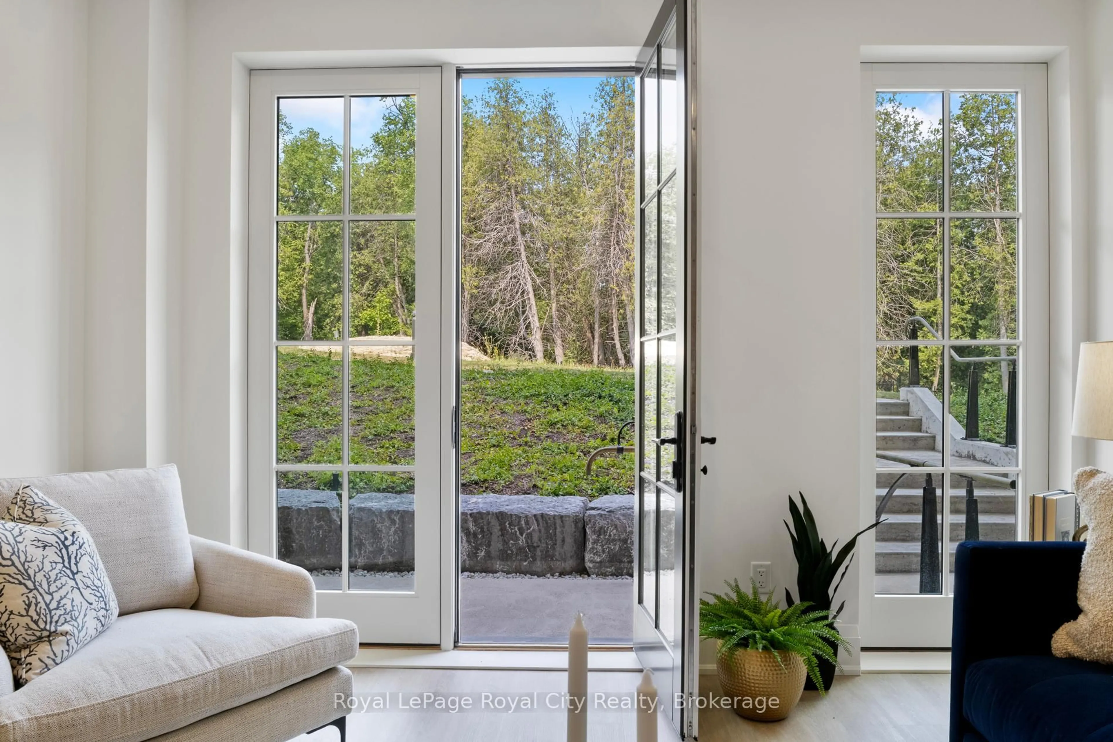 Indoor entryway for 6523 Wellington 7 Rd, Centre Wellington Ontario N0B 1S0