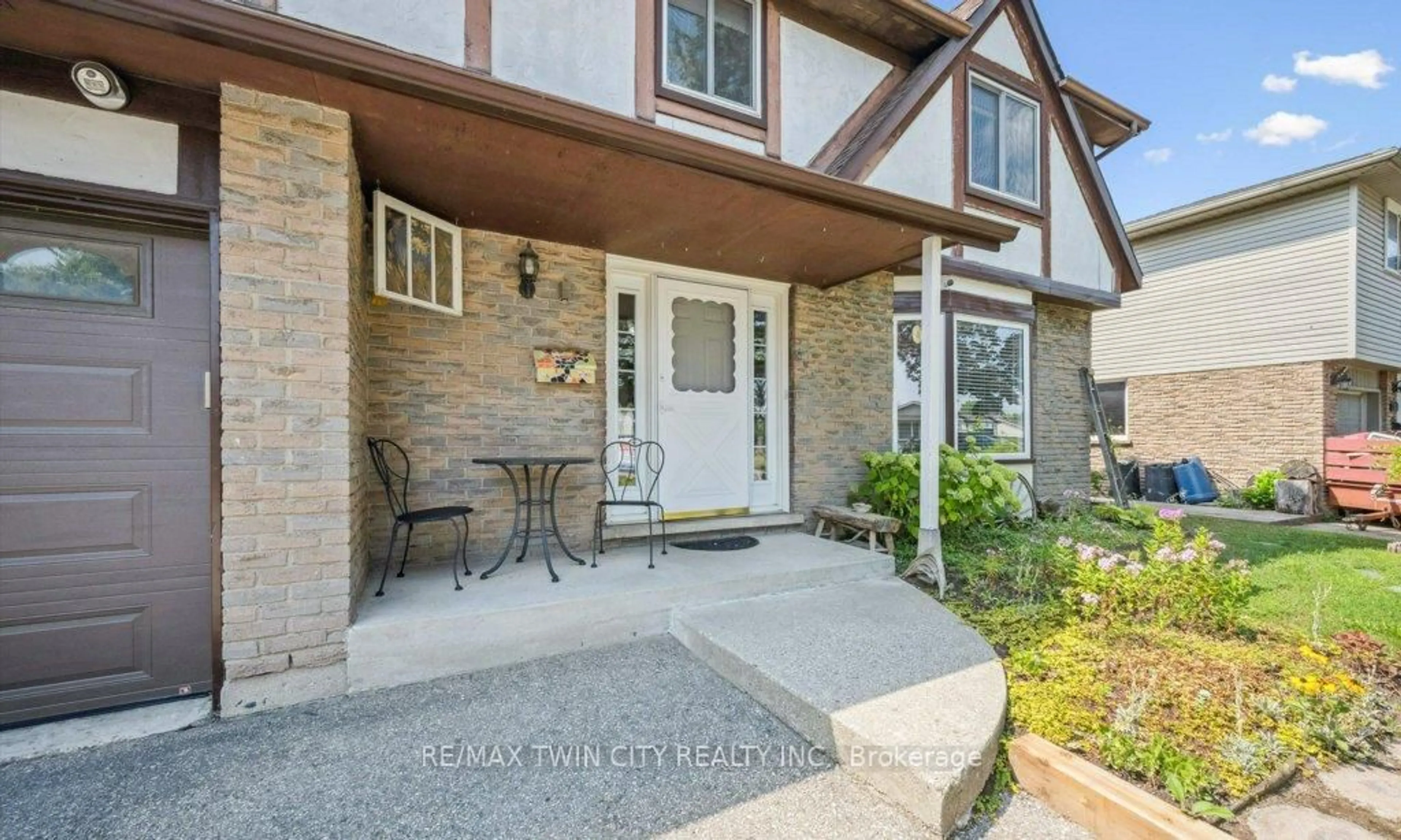 Unknown for 136 St Jerome Cres, Kitchener Ontario N2C 2L2