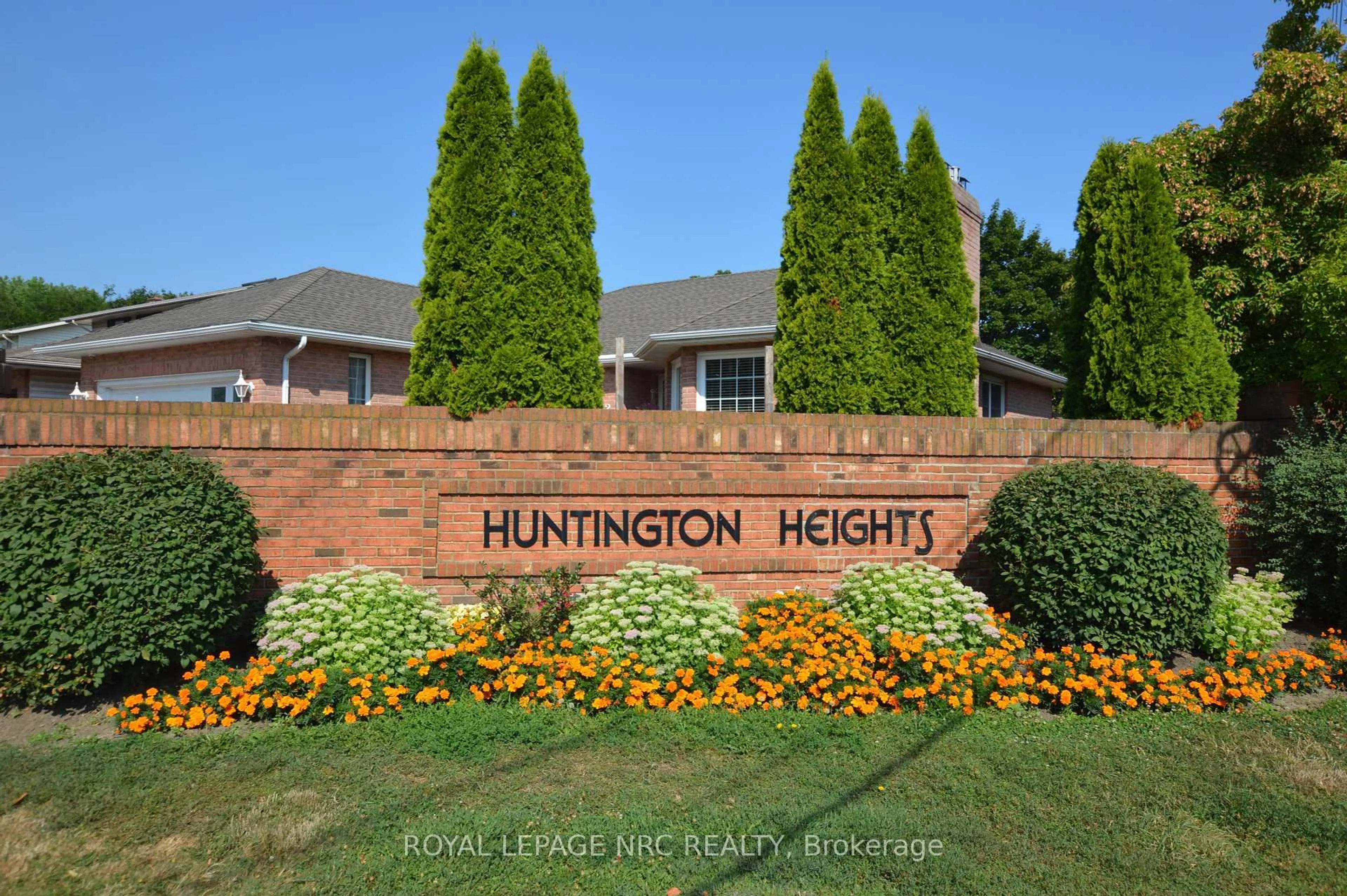 Unknown for 41 HUNTINGTON Lane, St. Catharines Ontario L2S 3R5