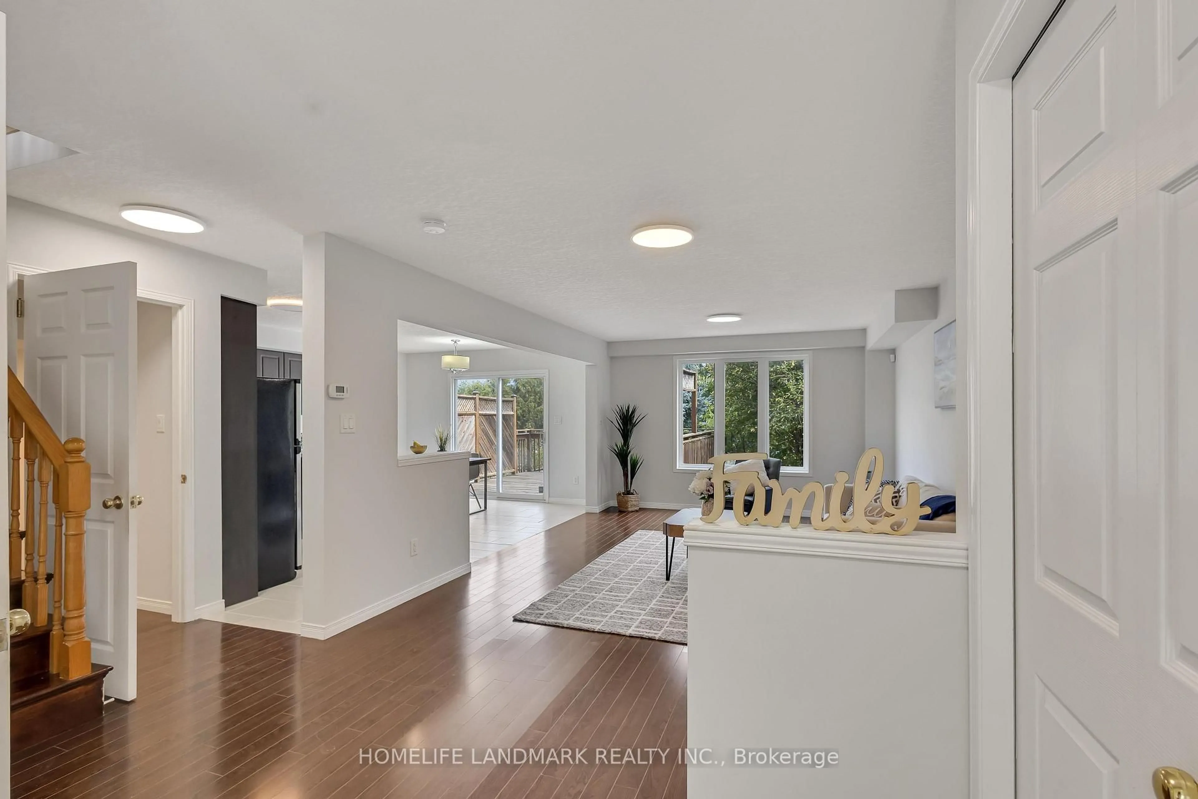 Indoor entryway for 205 Holbeach Cres, Waterloo Ontario N2J 4Y3