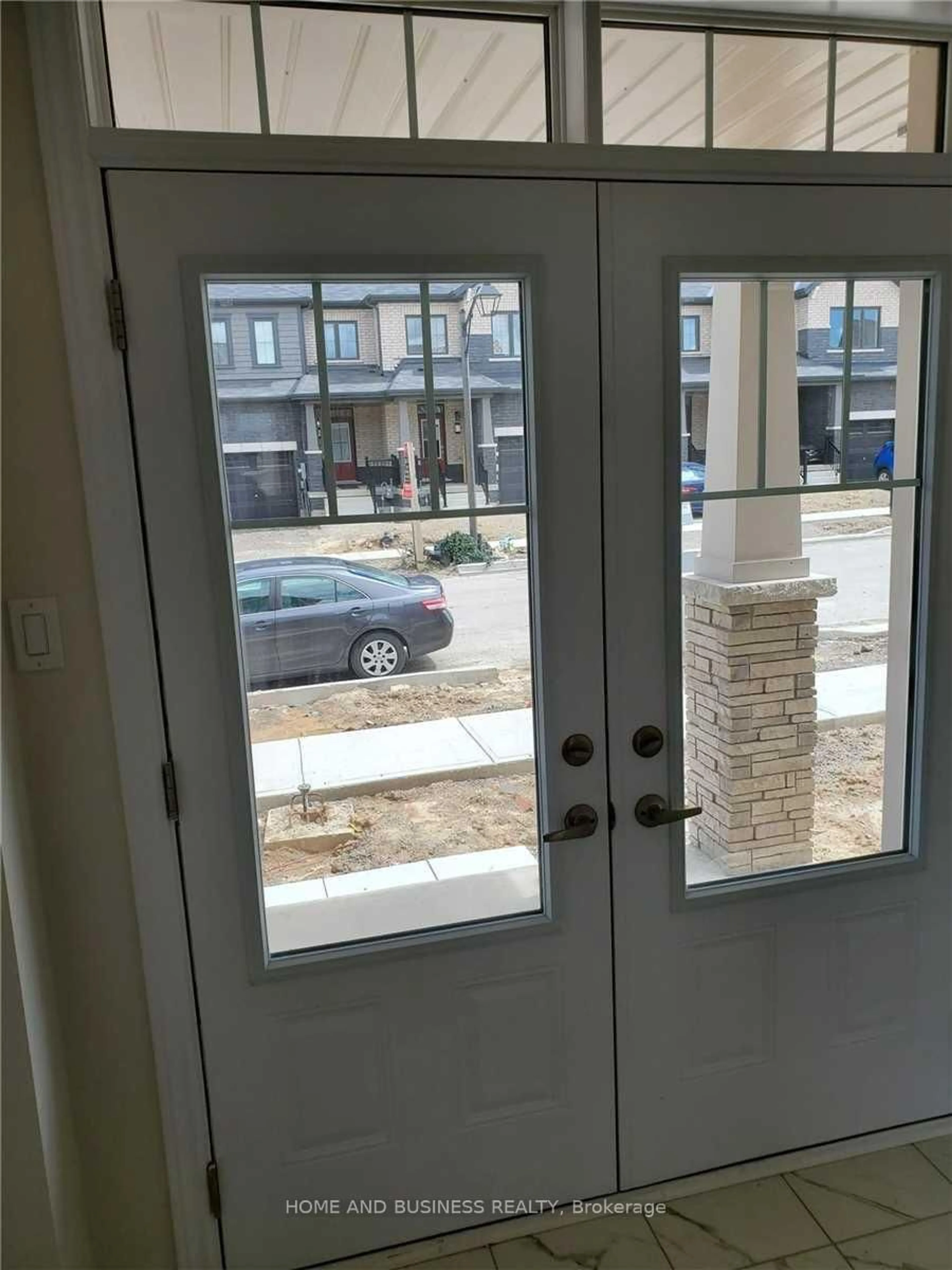 Indoor entryway for 16 Amos Ave, Brantford Ontario N3T 0V4