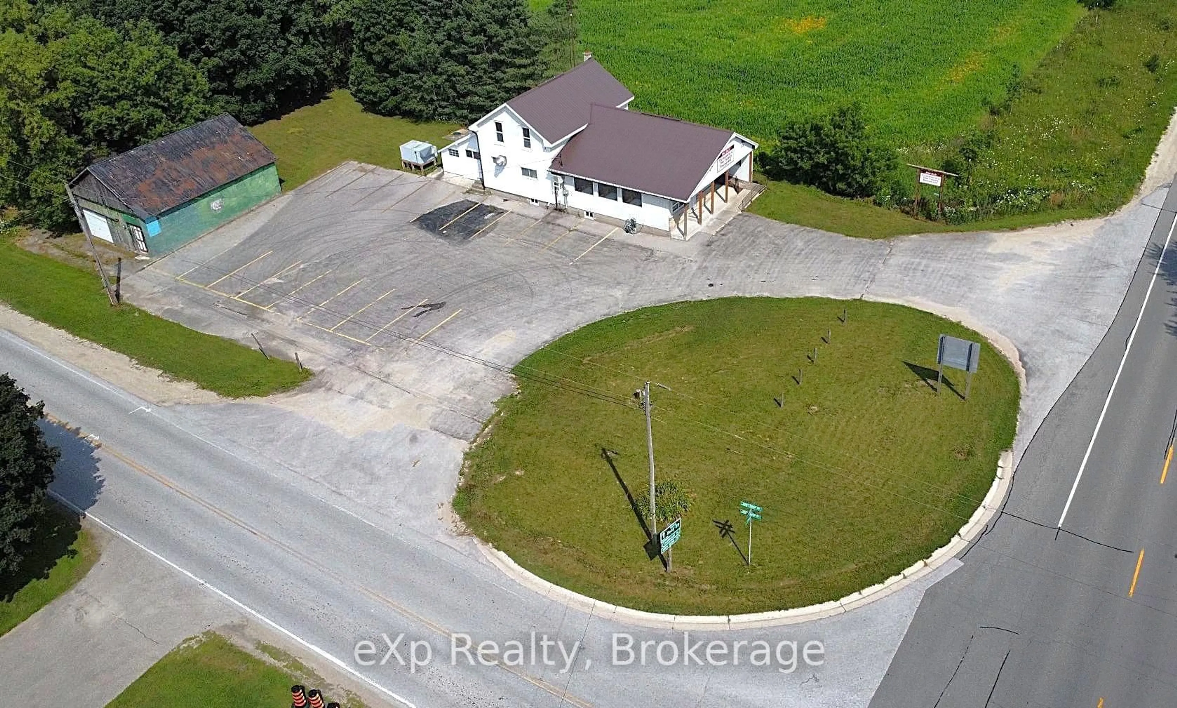 A pic from outside/outdoor area/front of a property/back of a property/a pic from drone, building for 315194 HIGHWAY 6, Chatsworth Ontario N0H 2V0