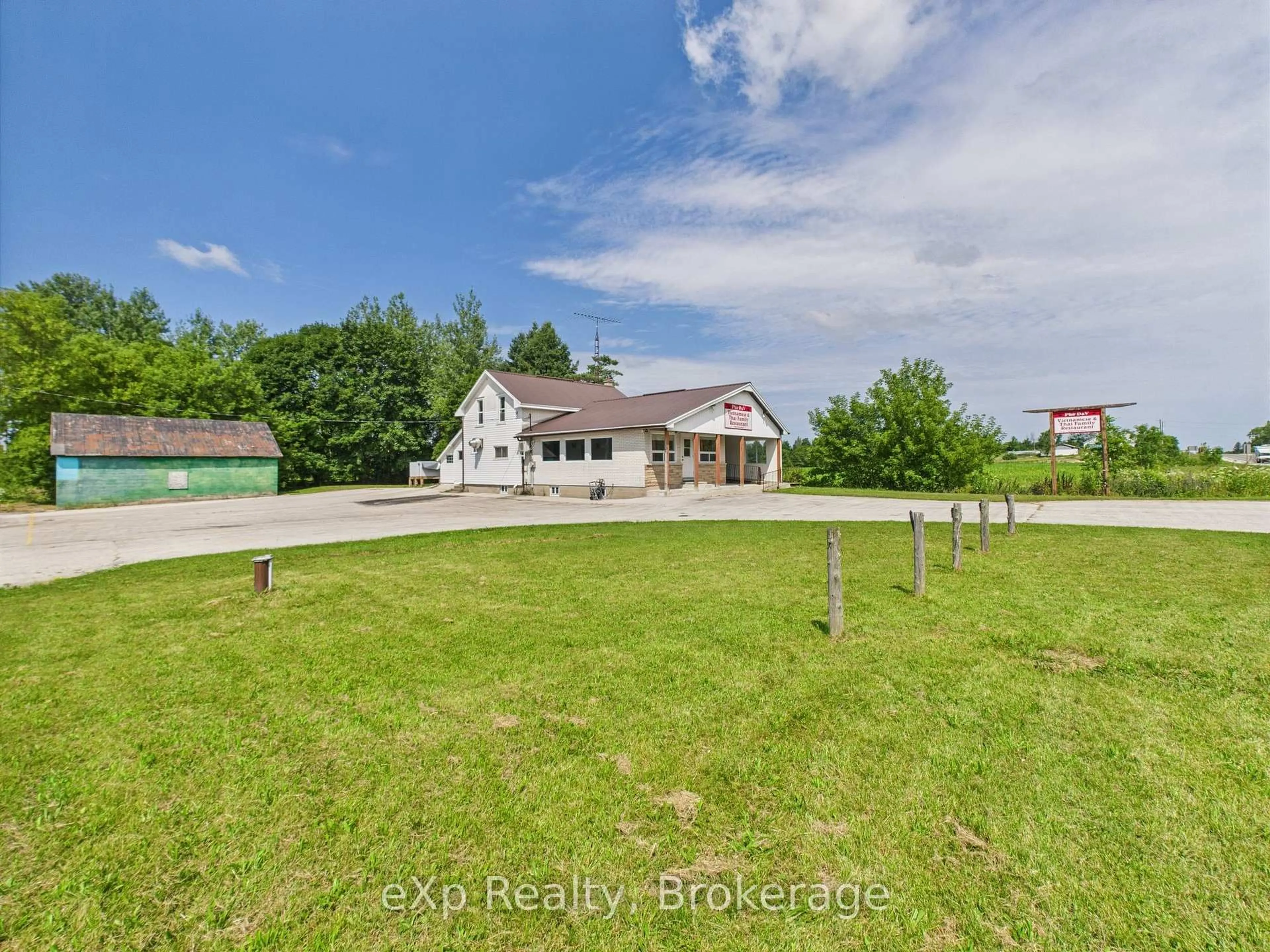 A pic from outside/outdoor area/front of a property/back of a property/a pic from drone, unknown for 315194 HIGHWAY 6, Chatsworth Ontario N0H 2V0