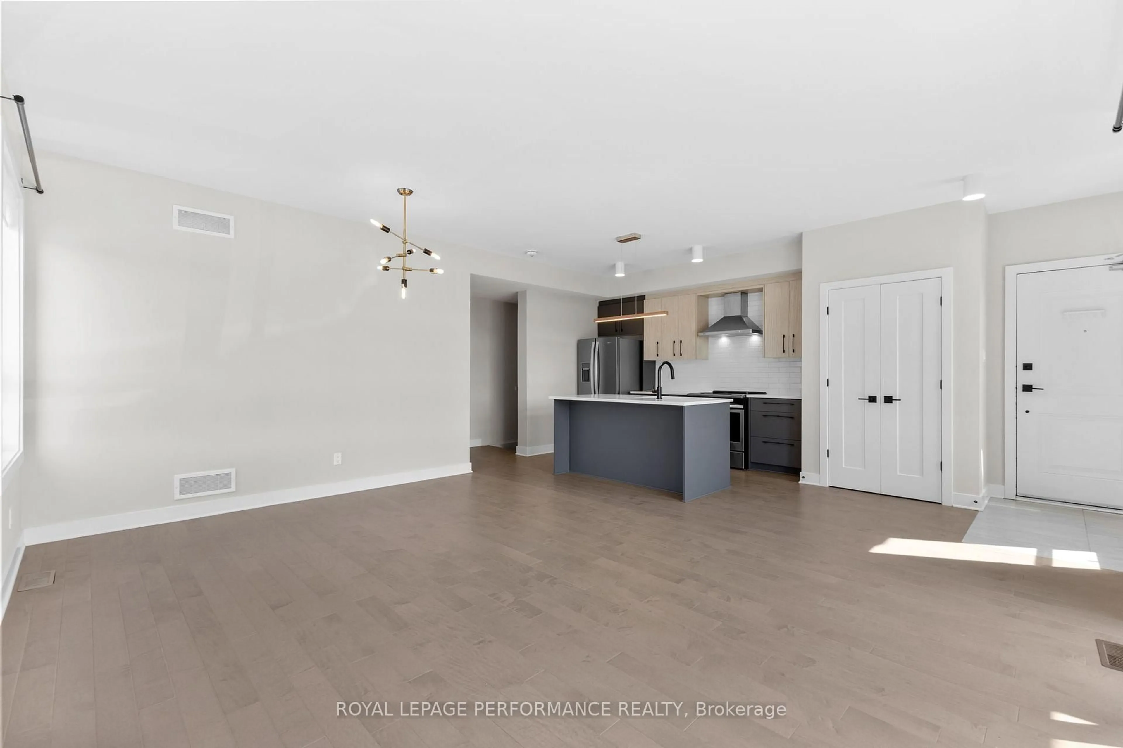 Open concept kitchen, unknown for 11 Carabiner Private, Ottawa Ontario K1W 0L7