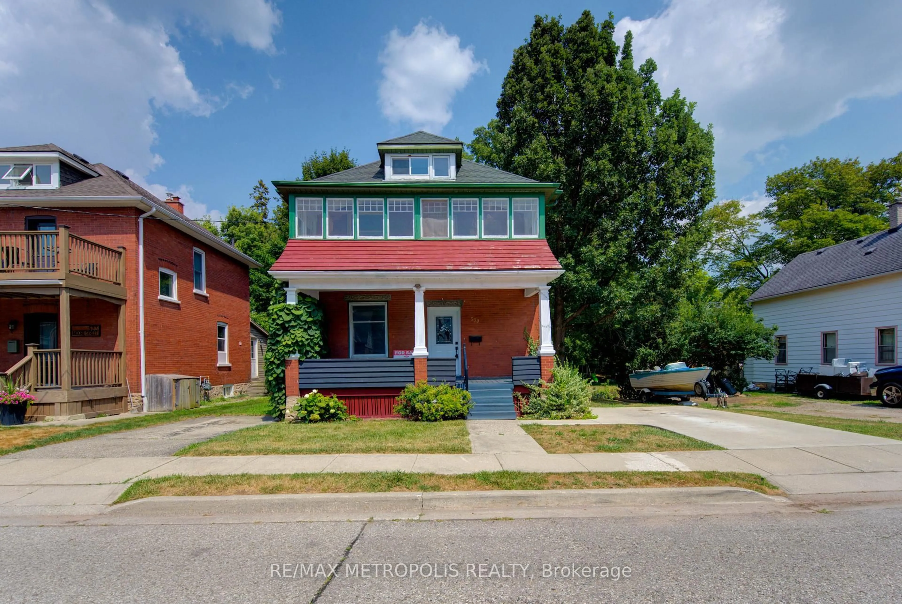 Home with brick exterior material, street for 539 Moore St, Cambridge Ontario N3H 3B3