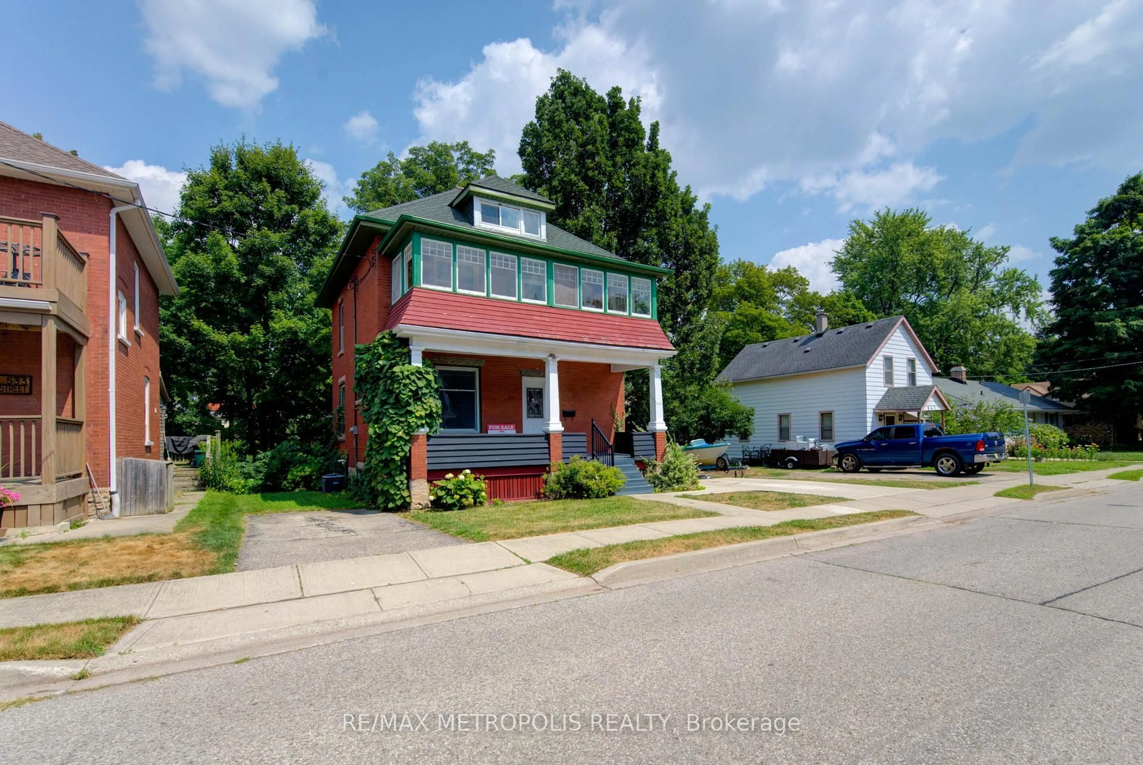 Home with brick exterior material, street for 539 Moore St, Cambridge Ontario N3H 3B3