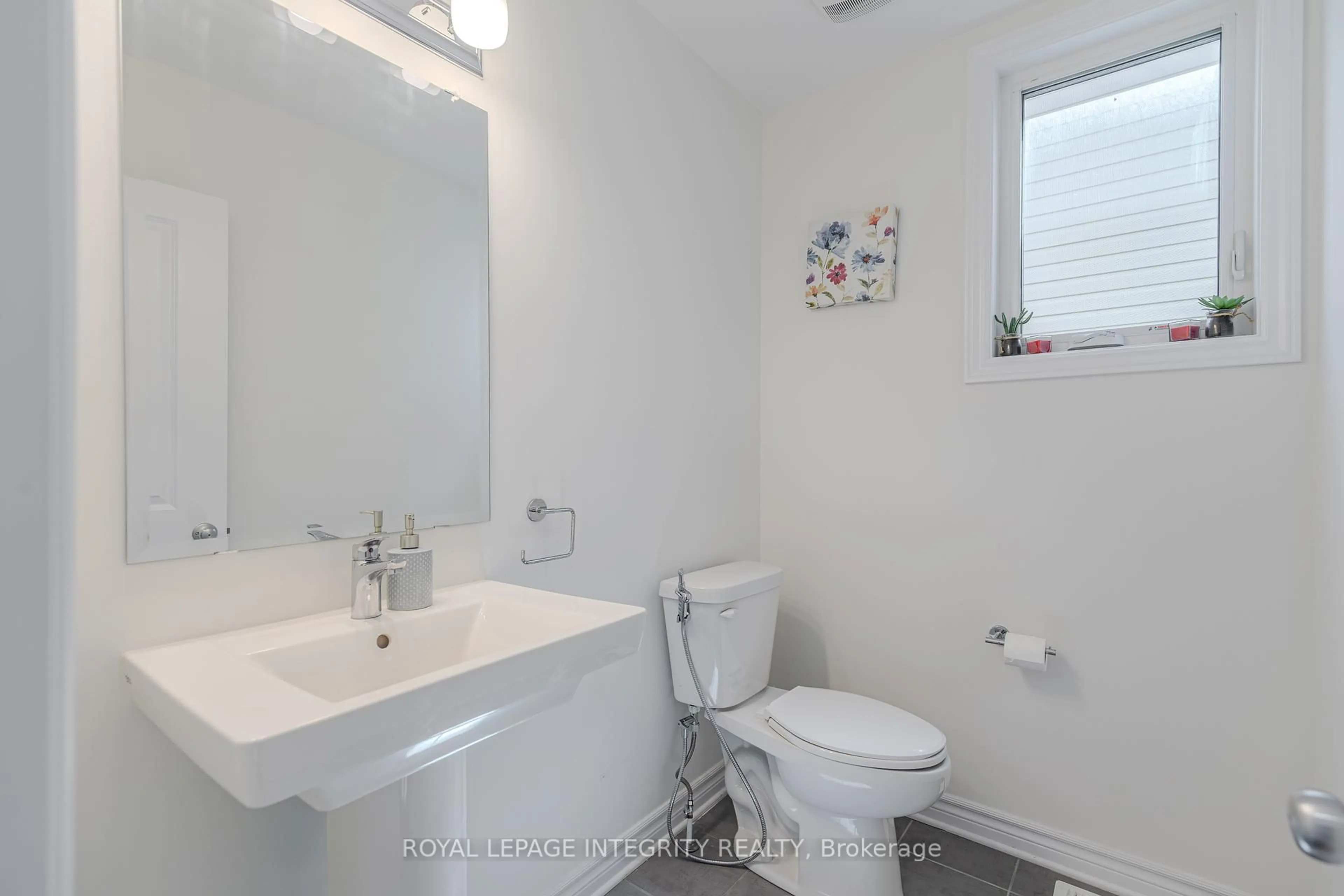 Standard bathroom, unknown for 772 Samantha Eastop Ave, Ottawa Ontario K2S 0Z9