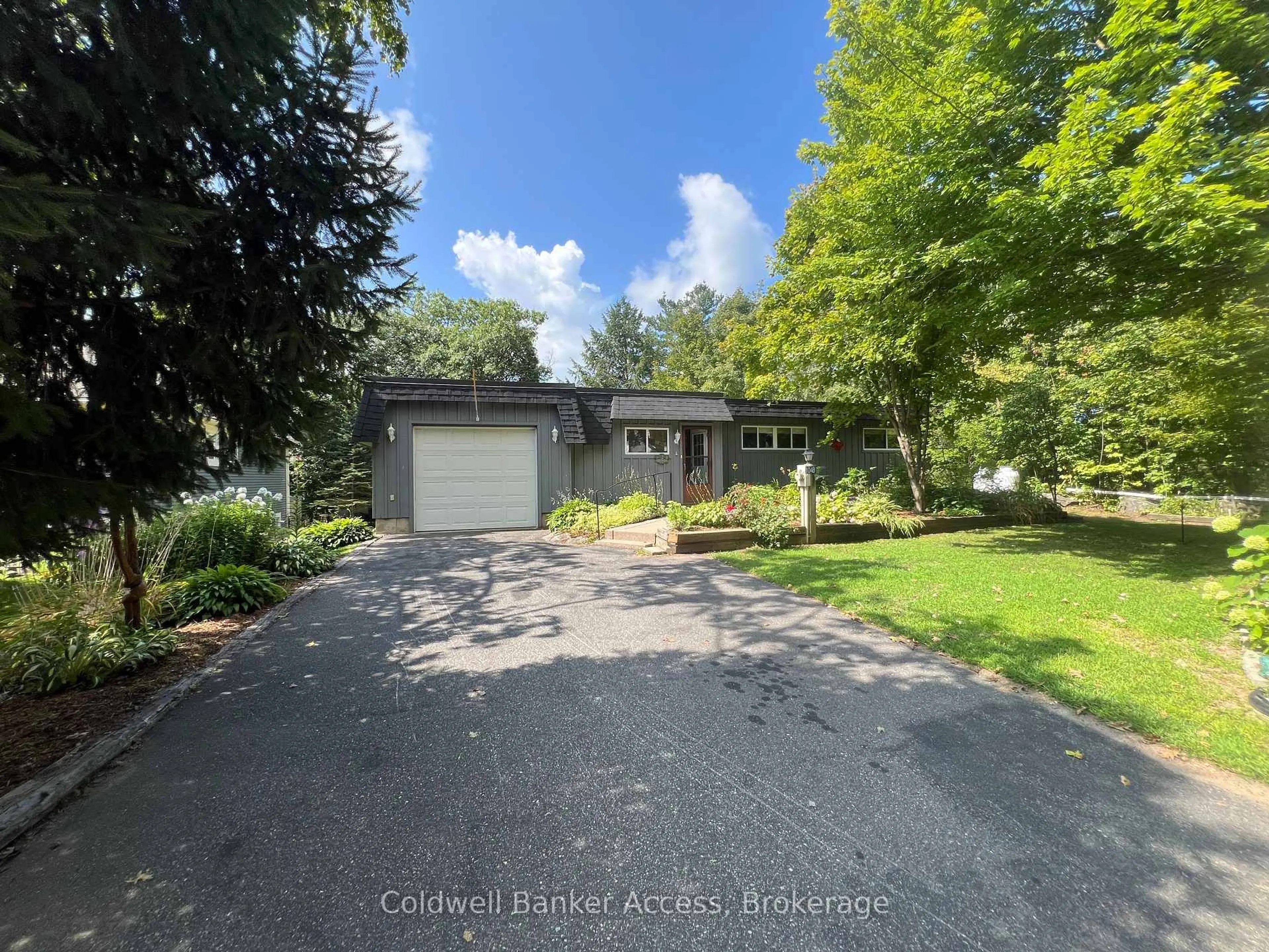 A pic from outside/outdoor area/front of a property/back of a property/a pic from drone, water/lake/river/ocean view for 1048 Gordon St, Muskoka Lakes Ontario P0C 1A0
