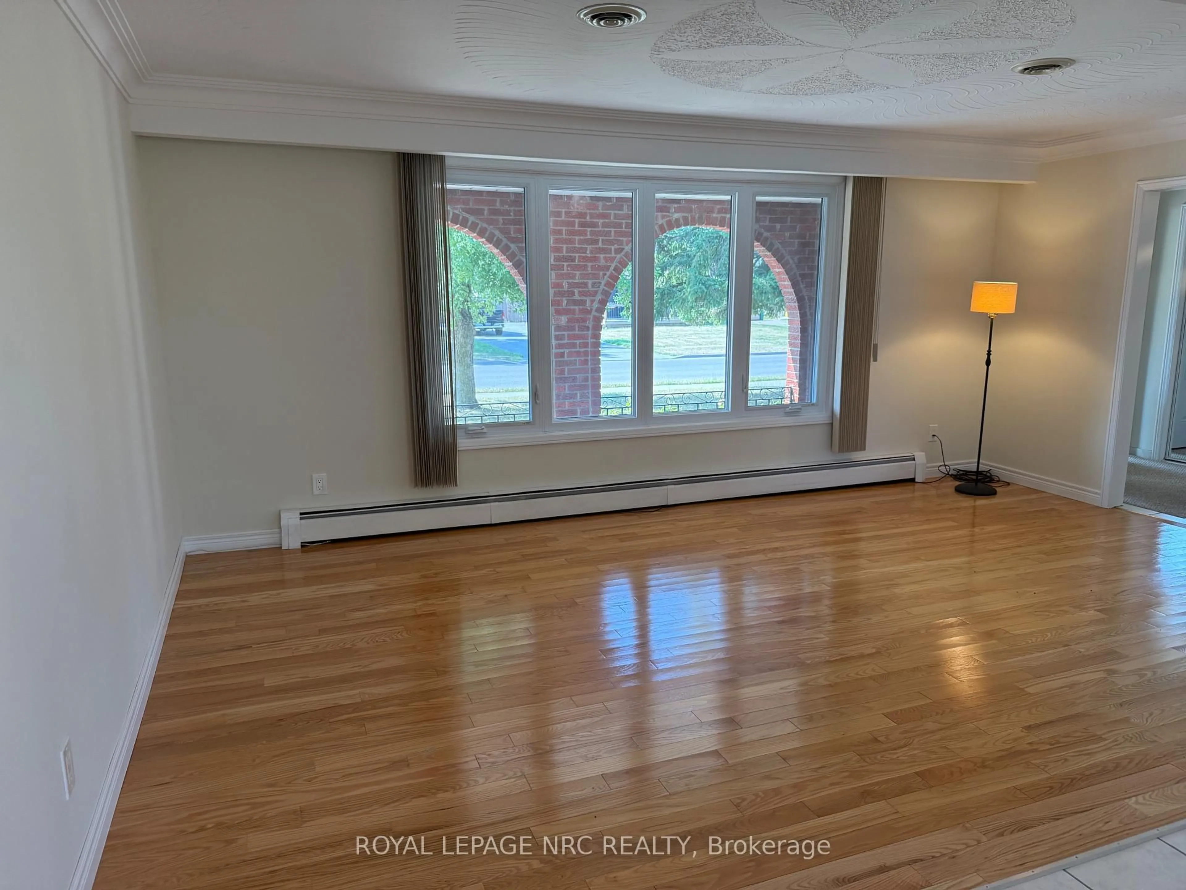 A pic of a room for 7797 Mulhern St, Niagara Falls Ontario L2H 1B6
