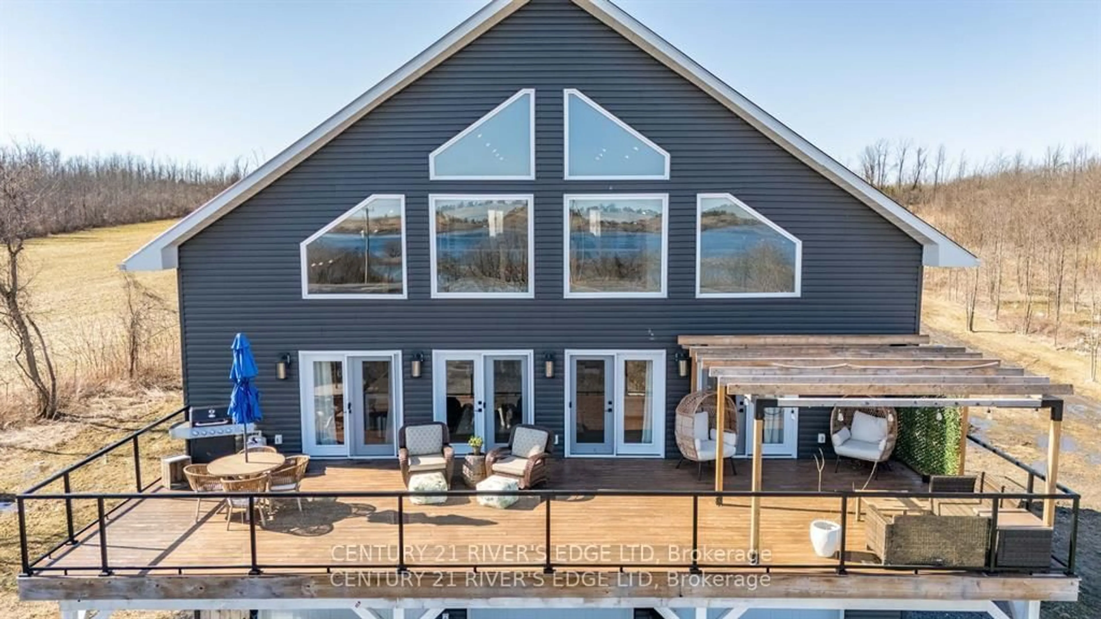 Home with vinyl exterior material, water/lake/river/ocean view for 10115 County Rd 2 Rd, South Dundas Ontario K0E 1K0