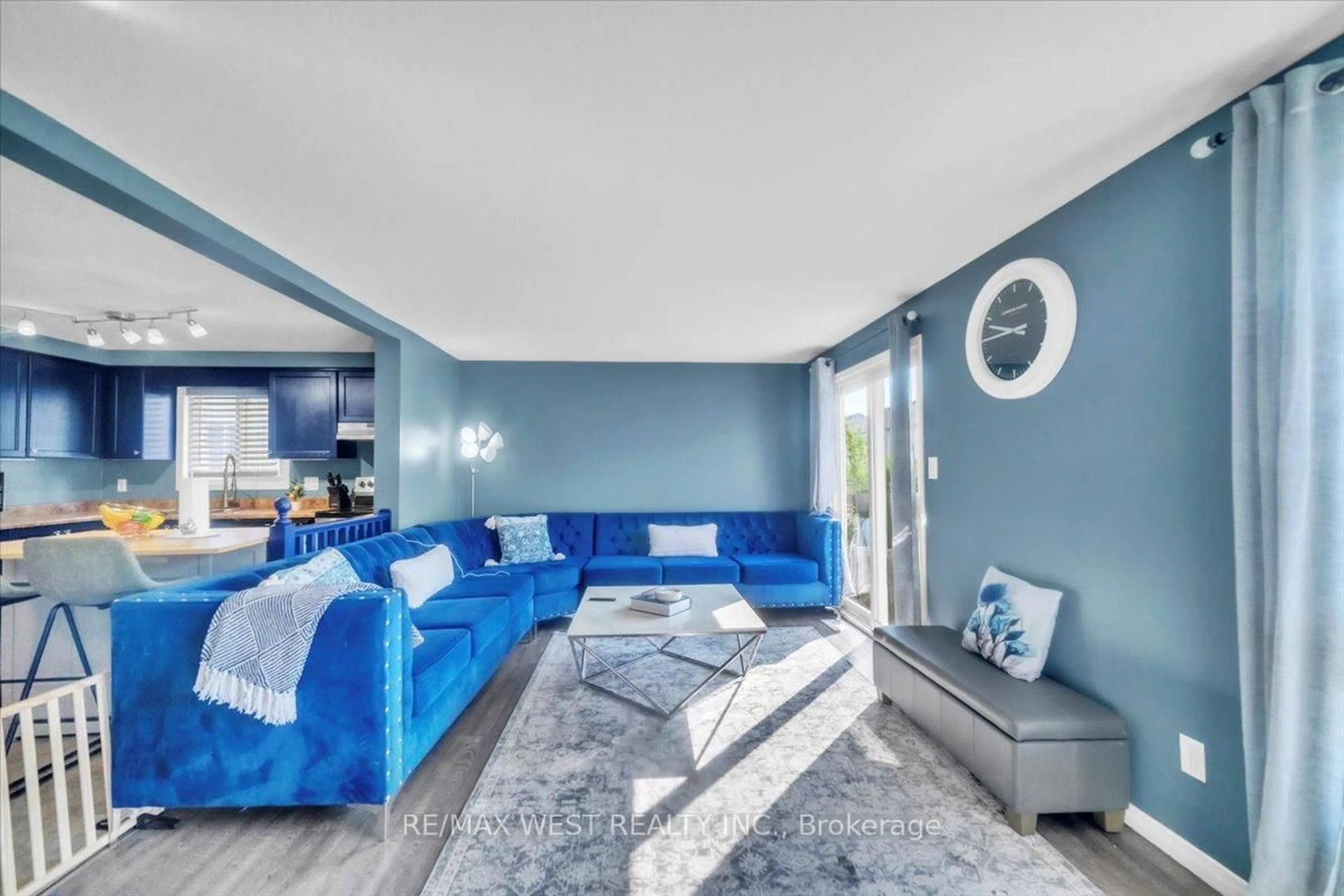 Living room with furniture, unknown for 55 Dahlia St, Kitchener Ontario N2E 3Y7