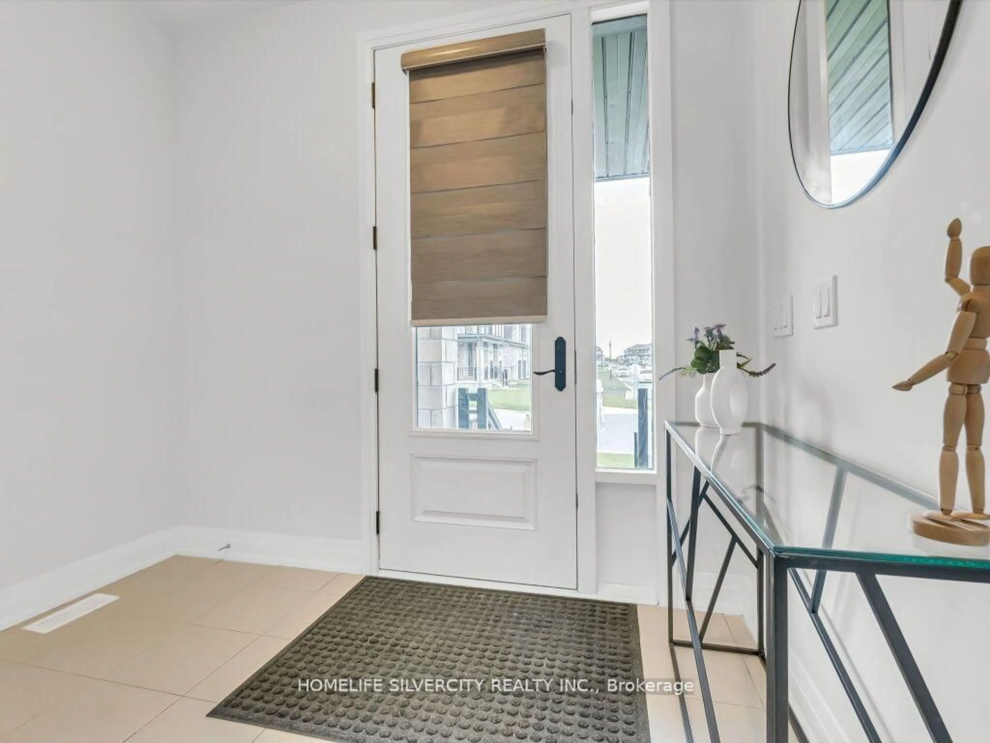 Indoor entryway for 269 Harwood Ave, Woodstock Ontario N4T 0P4
