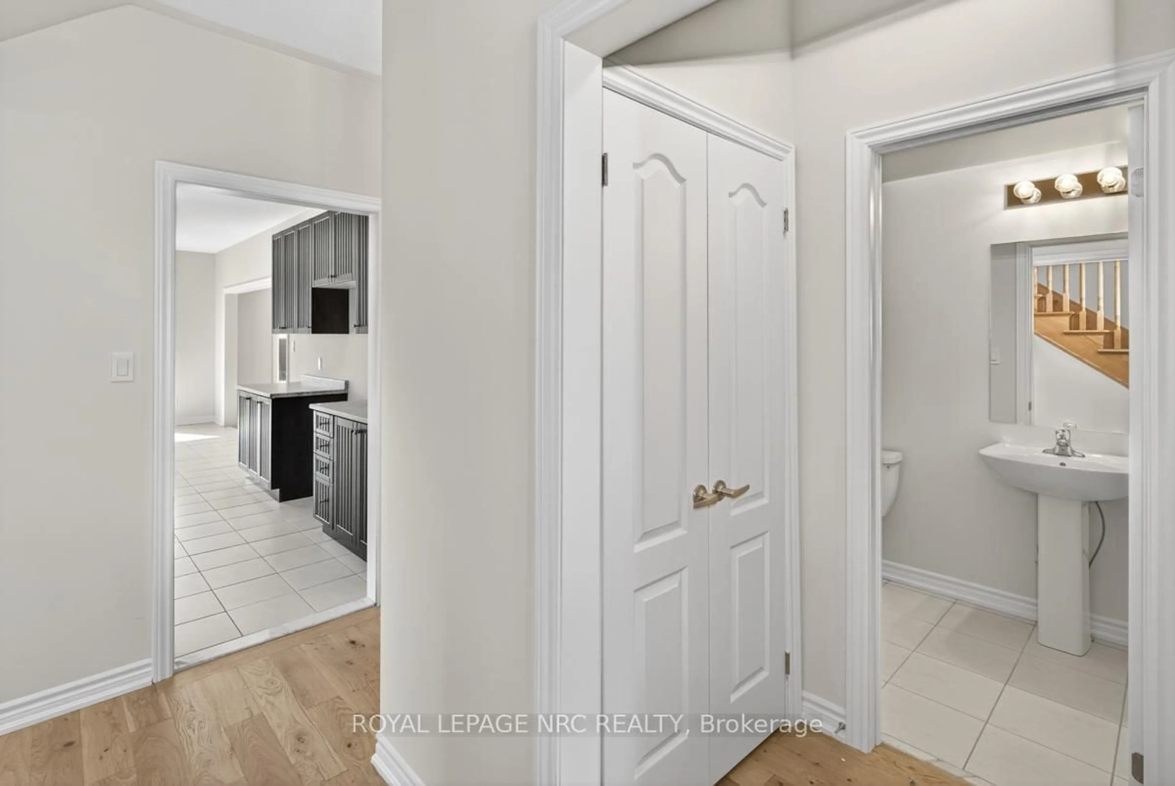 Indoor entryway for 49 HUNTSWORTH Ave, Thorold Ontario L2V 0N2
