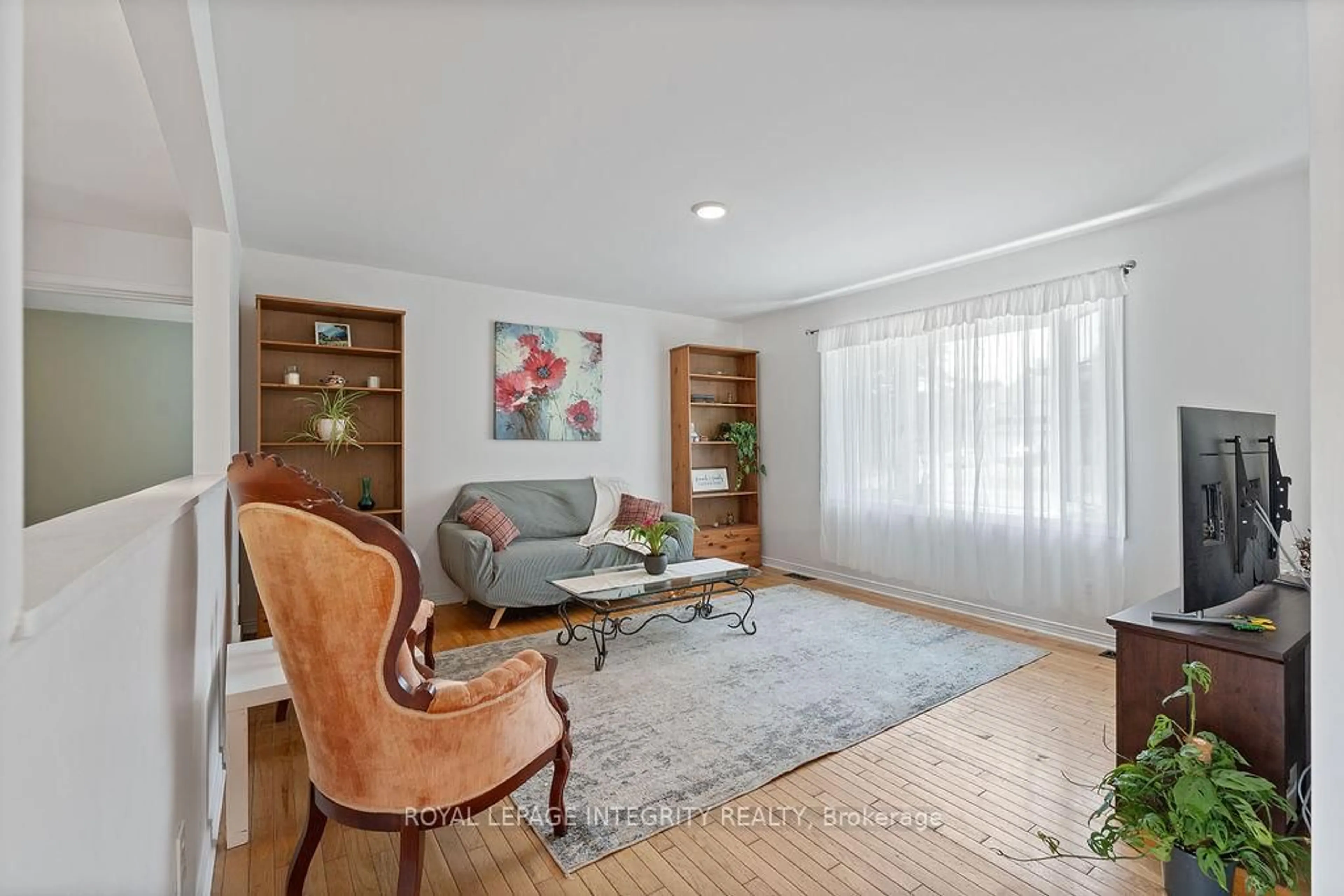 Living room with furniture, unknown for 1500 Blue Rock Ave, Kars Ontario K0A 2E0