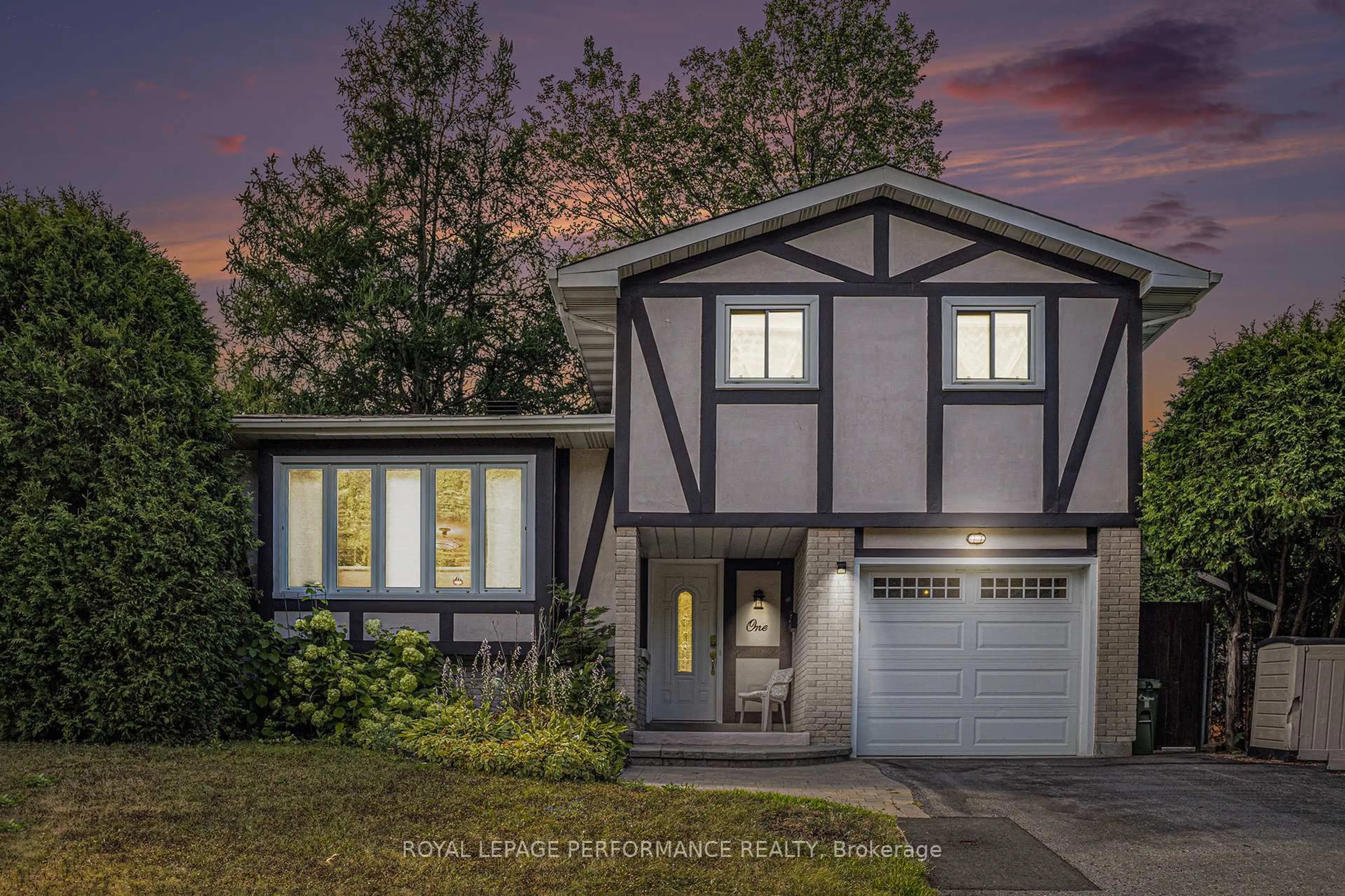 Home with vinyl exterior material, street for 1 Wedgewood Cres, Ottawa Ontario K1B 4B9