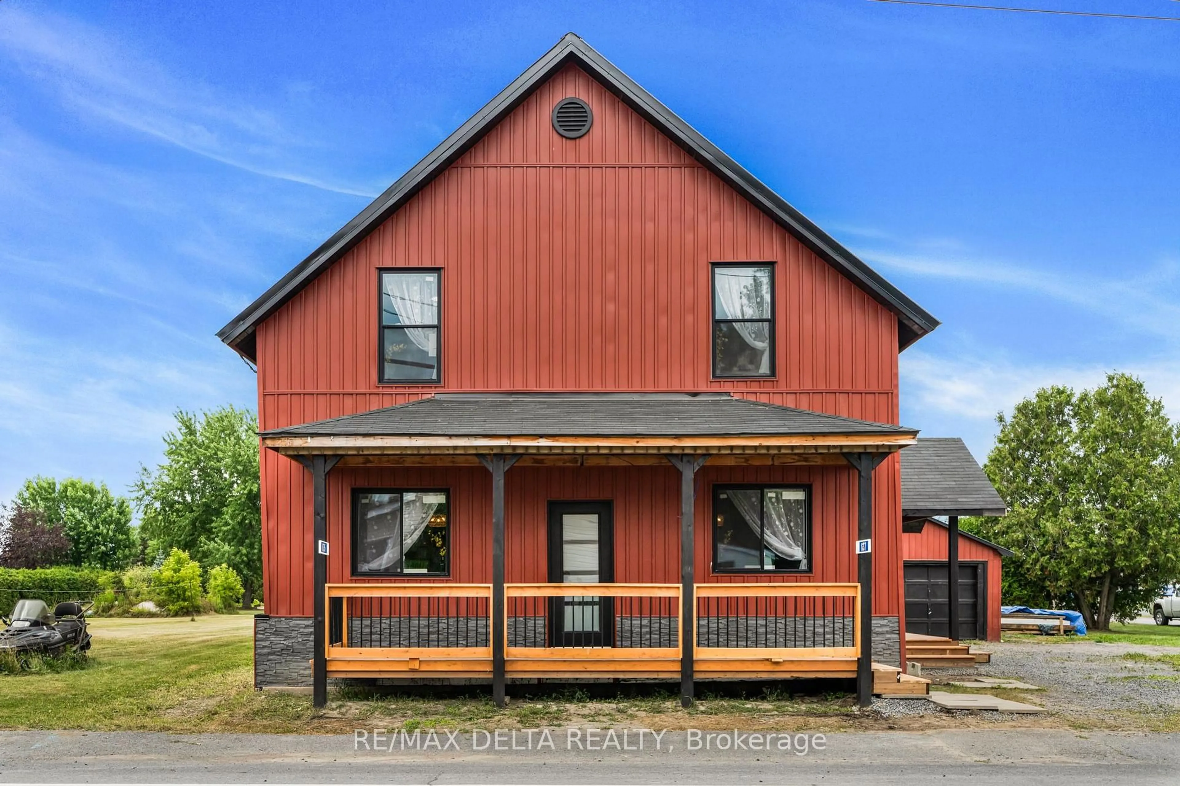 Home with brick exterior material, building for 637 County Road 9 Rd, Alfred and Plantagenet Ontario K0B 1L0