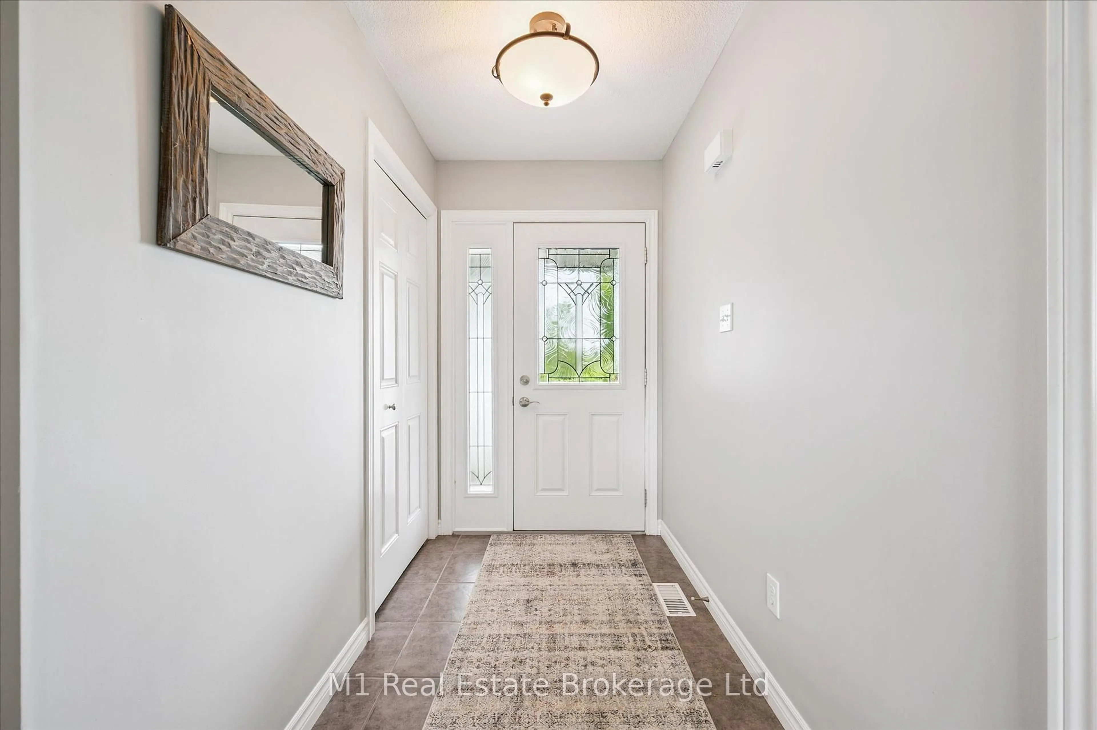 Indoor entryway for 79 Spencer Dr, Centre Wellington Ontario N0B 1S0
