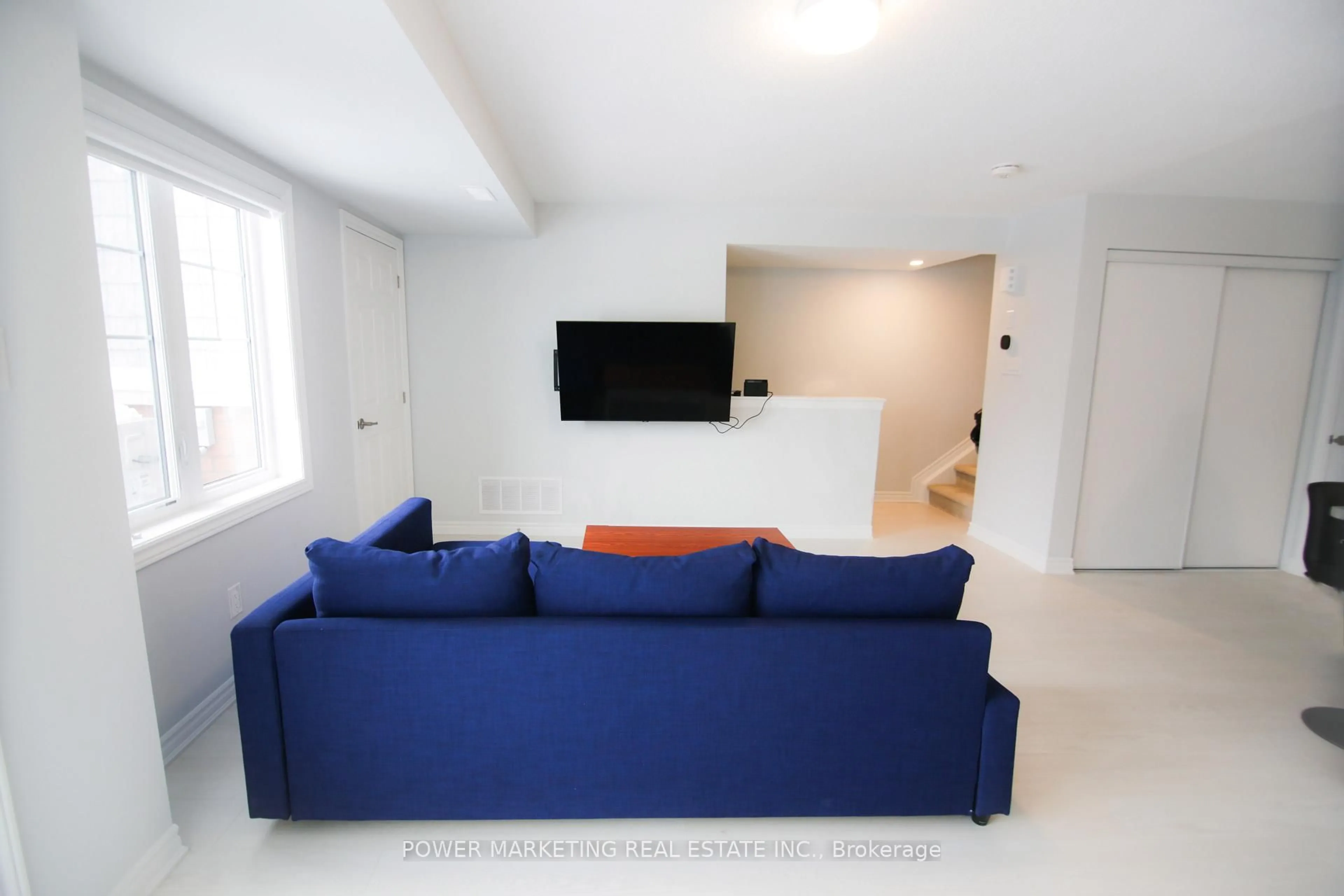 Living room with furniture, unknown for 43 ZOISITE Private, Ottawa Ontario K2J 7B4