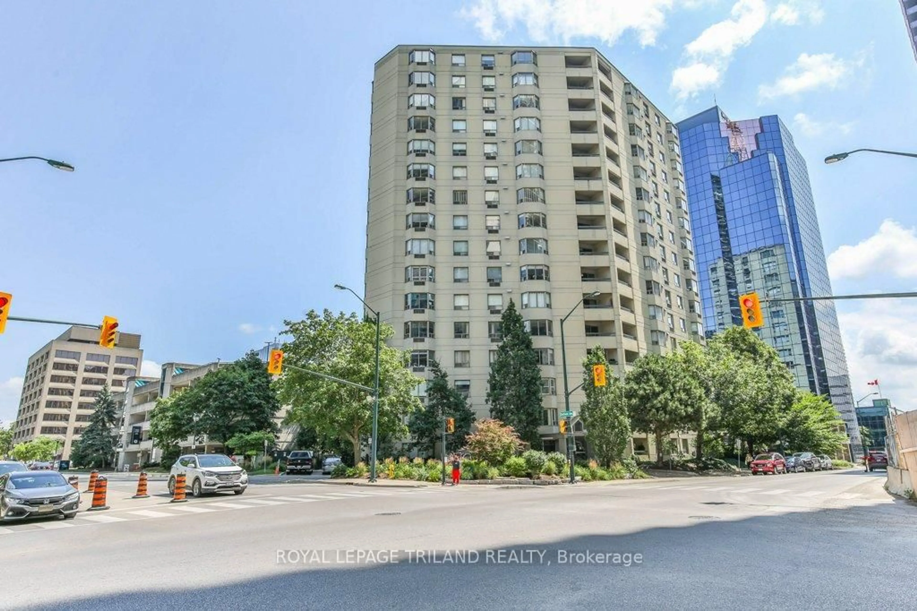 Unknown for 500 TALBOT St #505, London East Ontario N6A 5P3