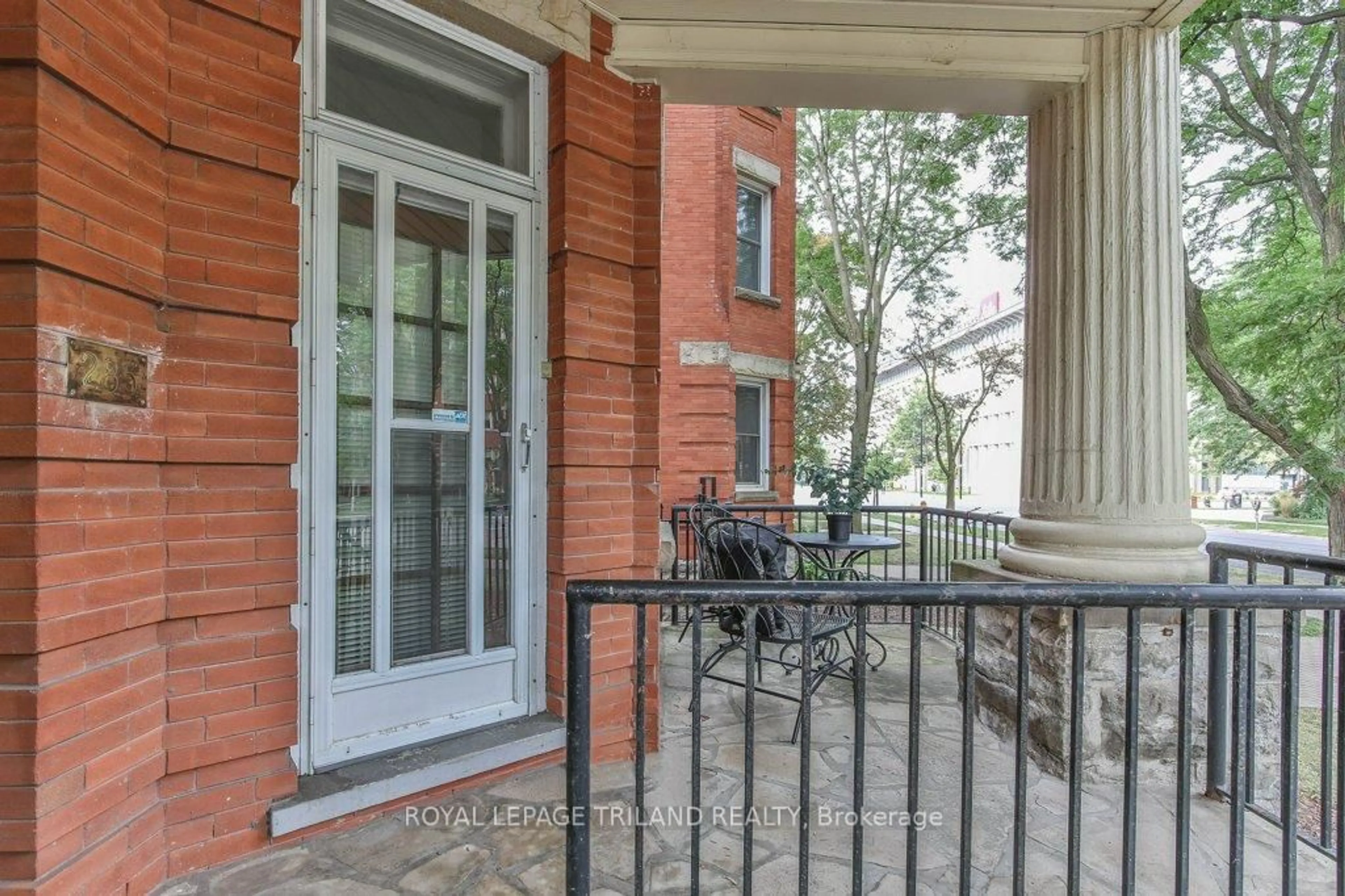 Unknown for 285 QUEENS Ave #101, London East Ontario N6B 1X2