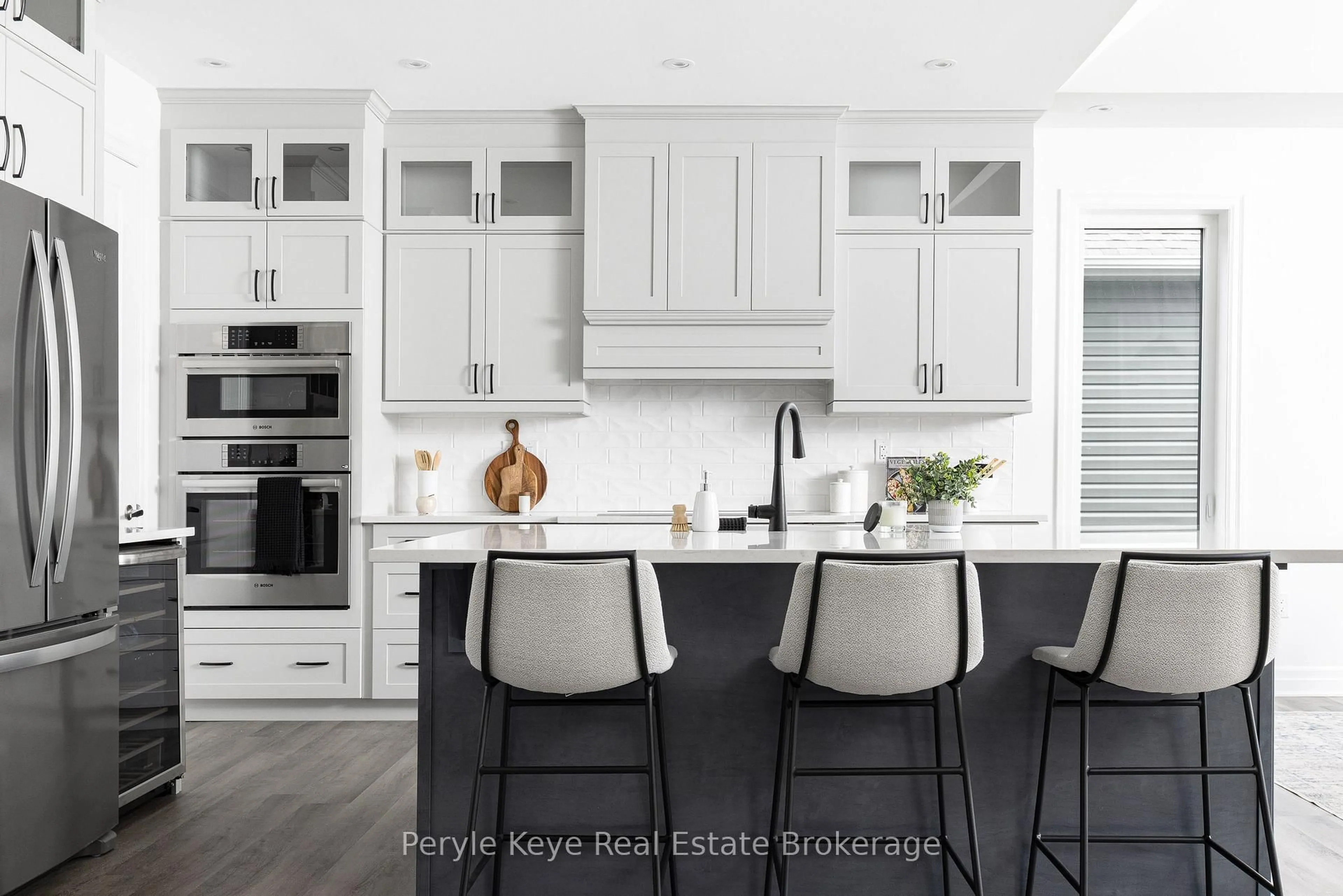 Open concept kitchen, unknown for 30 Dyer Cres, Bracebridge Ontario P1L 0N4