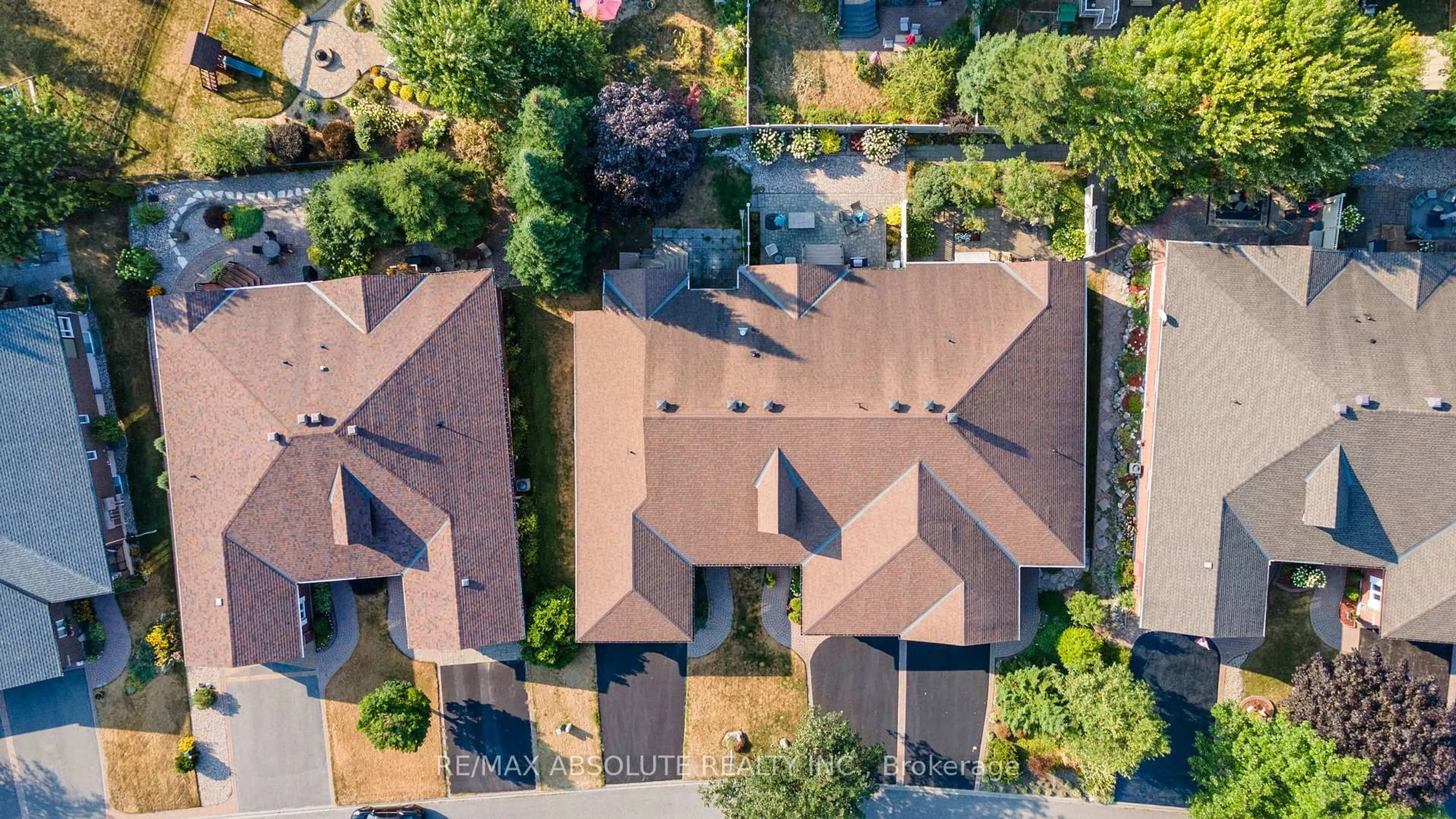 A pic from outside/outdoor area/front of a property/back of a property/a pic from drone, city buildings view from balcony for 87 WATERTHRUSH Cres, Ottawa Ontario K2M 2V1