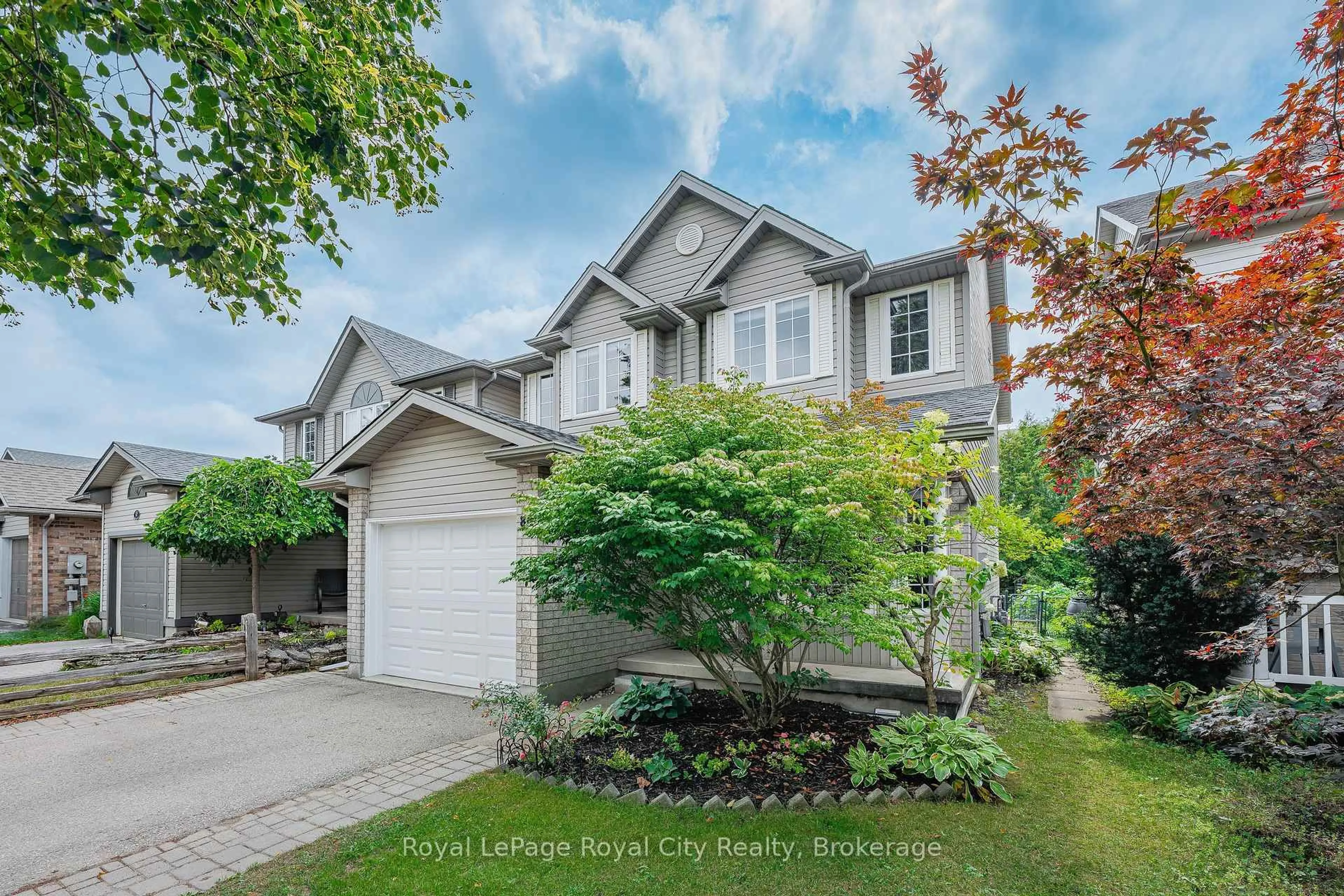 A pic from outside/outdoor area/front of a property/back of a property/a pic from drone, street for 89 DOYLE Dr, Guelph Ontario N1G 5B9