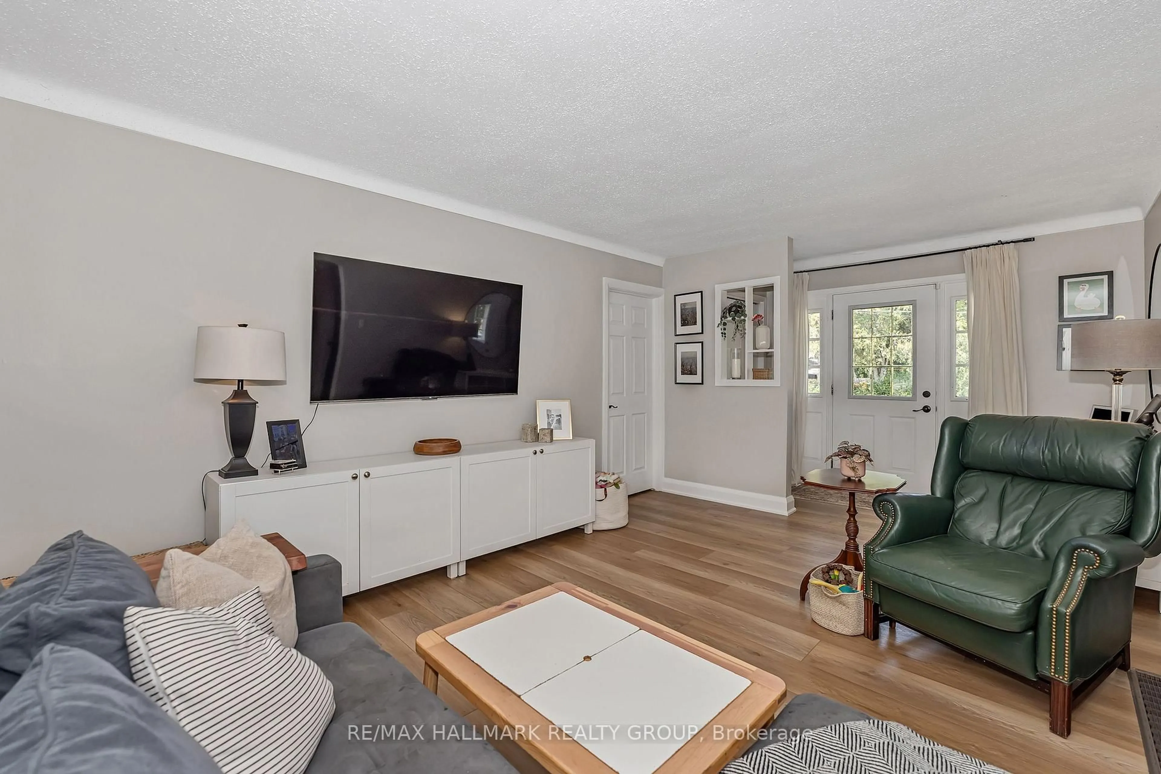 Living room with furniture, unknown for 78 Strachan St, Richmond Ontario K0A 2Z0