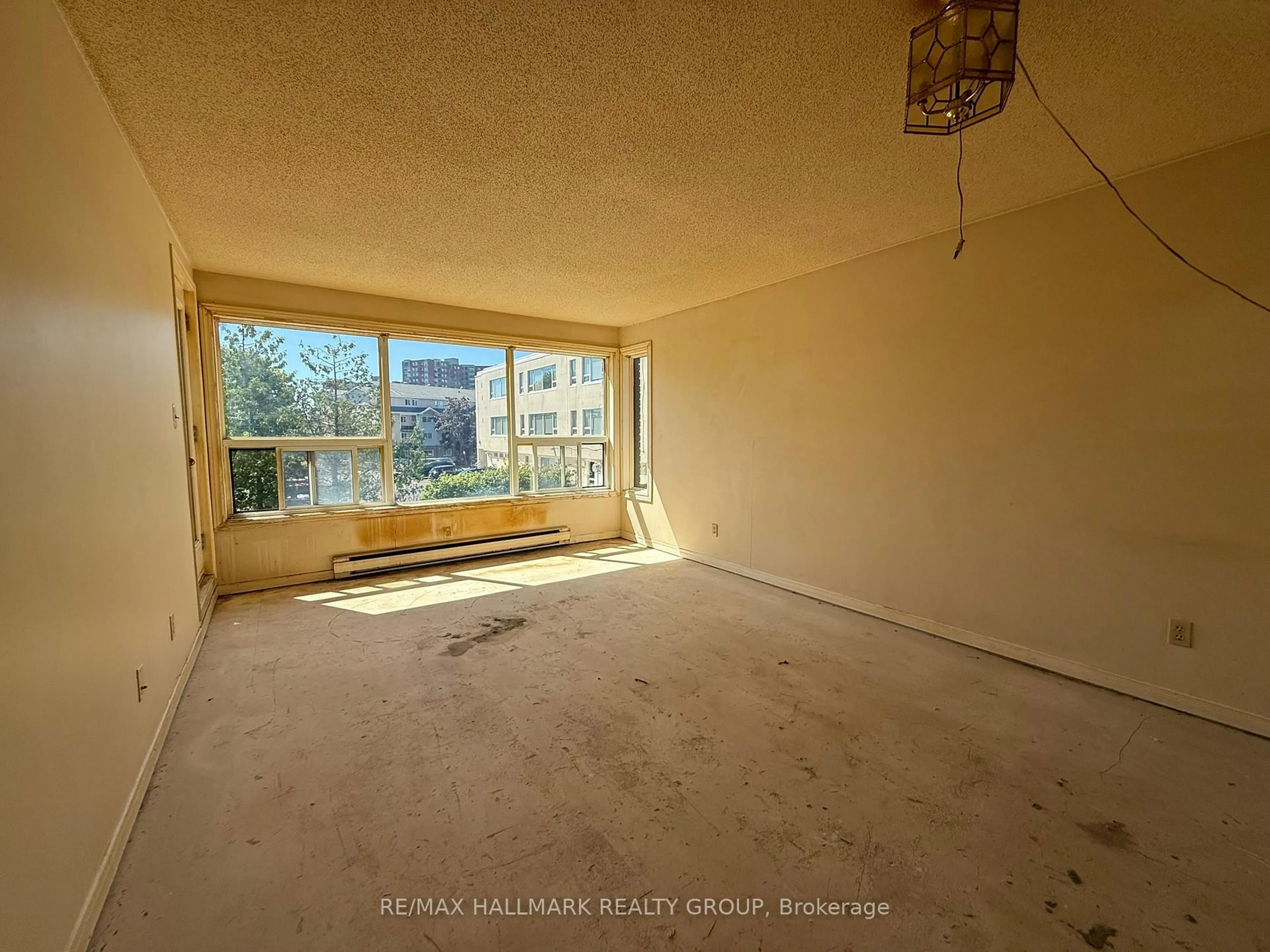 A pic of a room for 1490 Heron Rd #202, Ottawa Ontario K1V 6A5