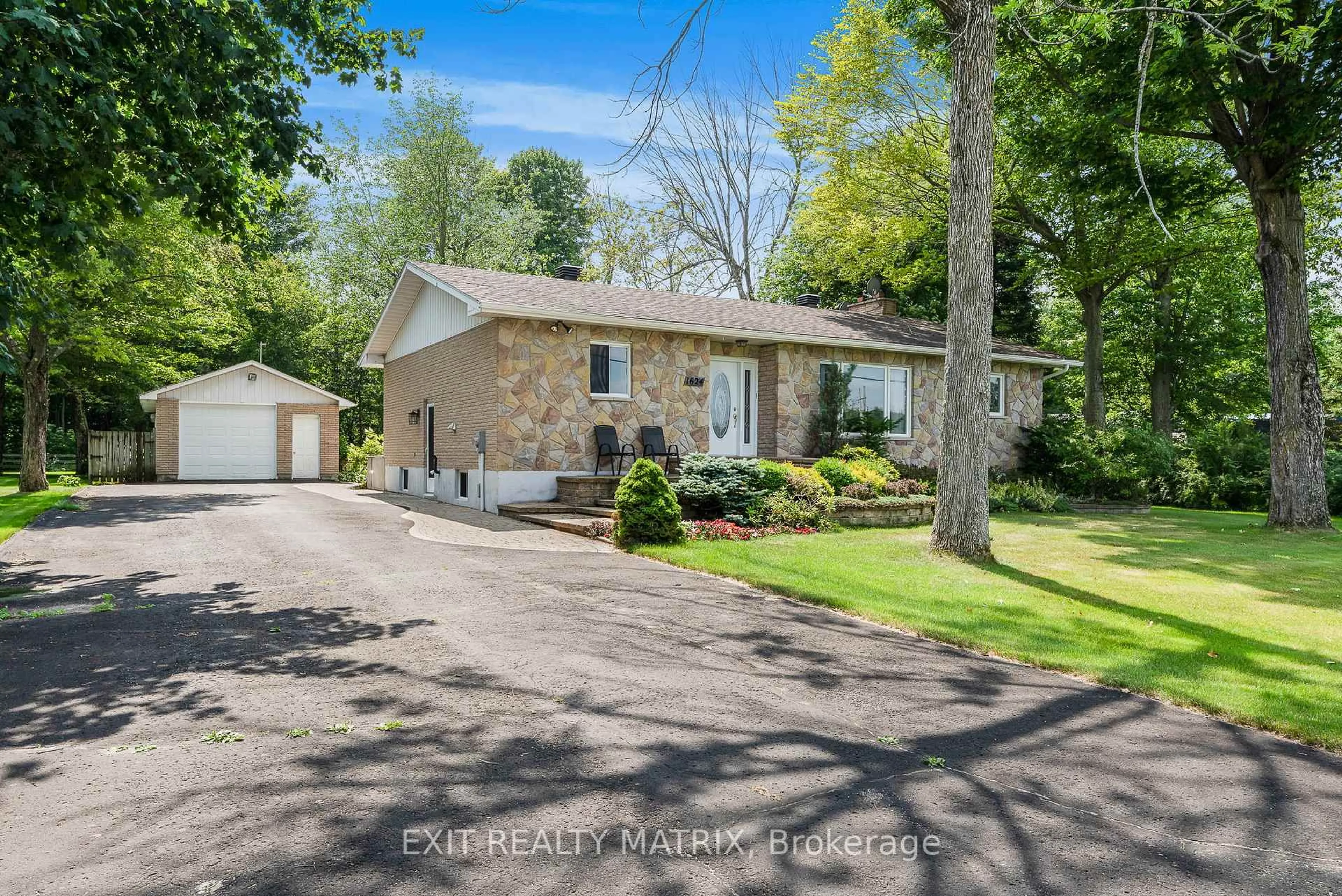 A pic from outside/outdoor area/front of a property/back of a property/a pic from drone, street for 1624 Ste-Anne Rd, Champlain Ontario K0B 1K0