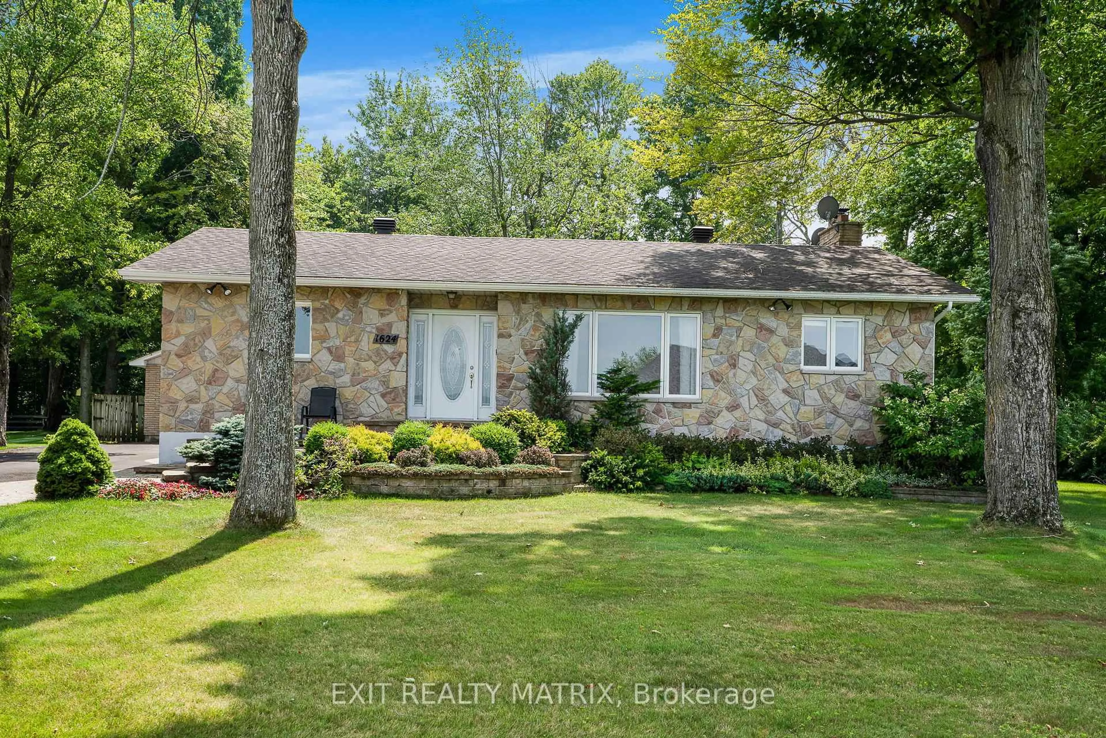 Home with brick exterior material, unknown for 1624 Ste-Anne Rd, Champlain Ontario K0B 1K0