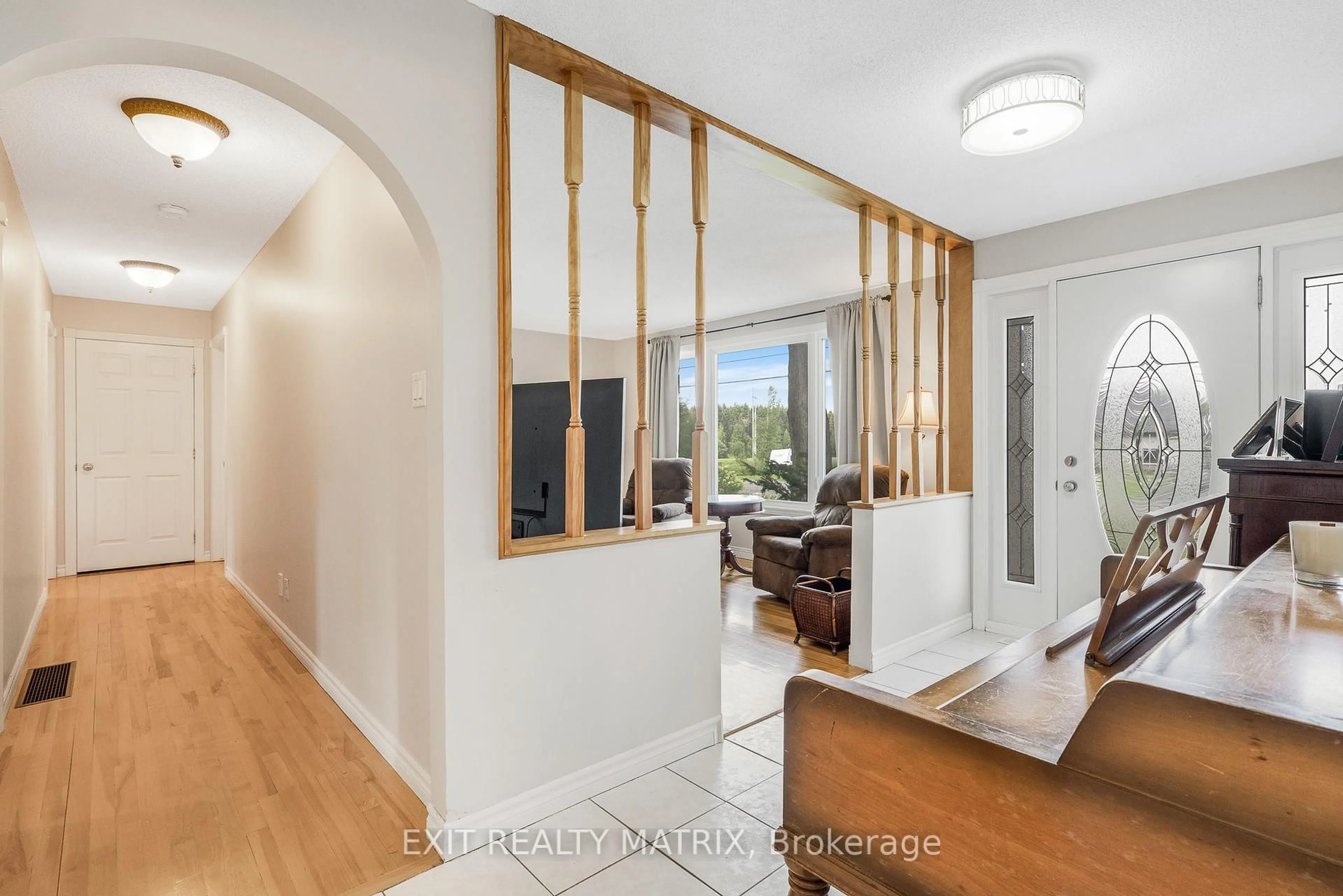 Indoor entryway for 1624 Ste-Anne Rd, Champlain Ontario K0B 1K0