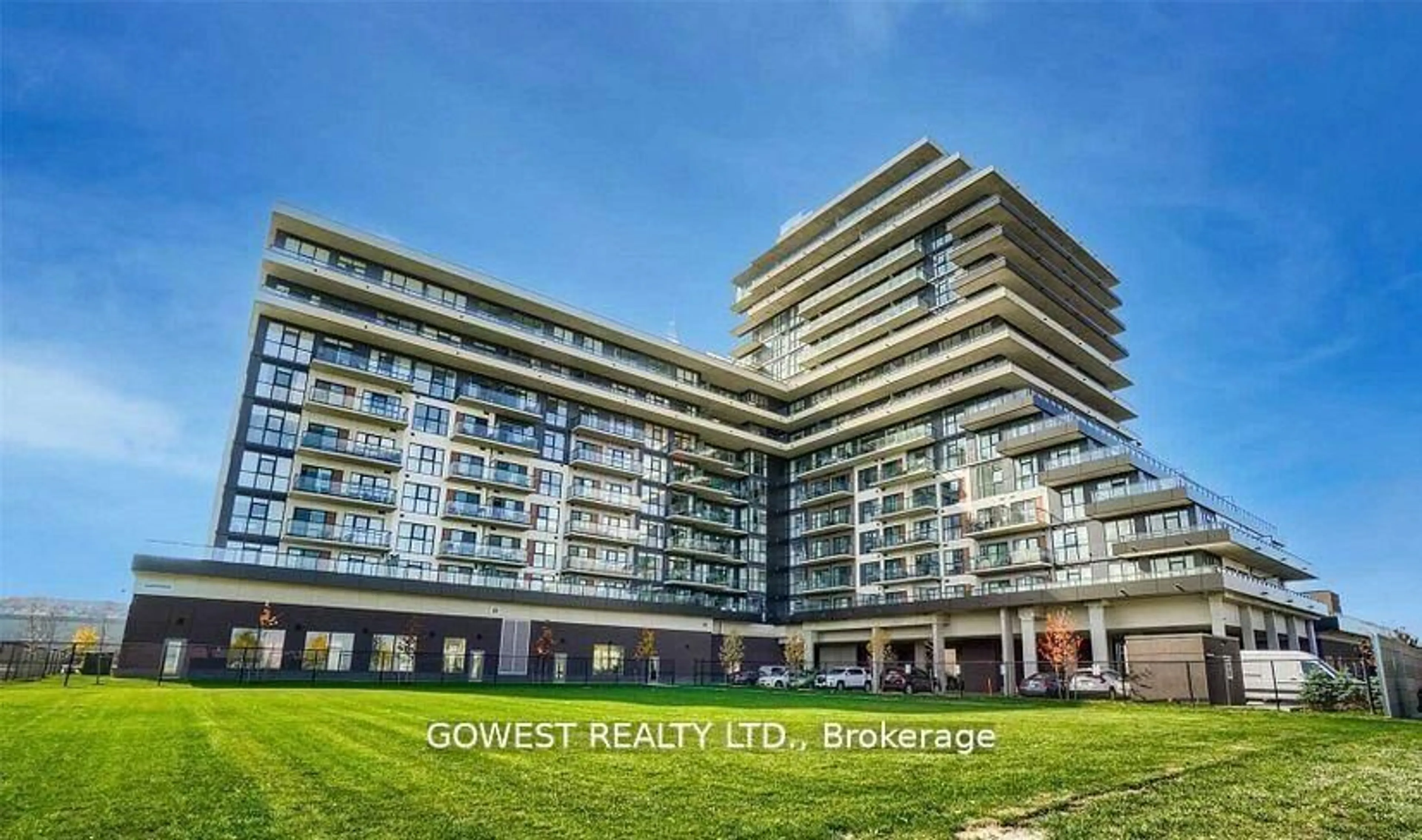 Indoor foyer for 550 North Service Rd #705, Grimsby Ontario L3M 0H9