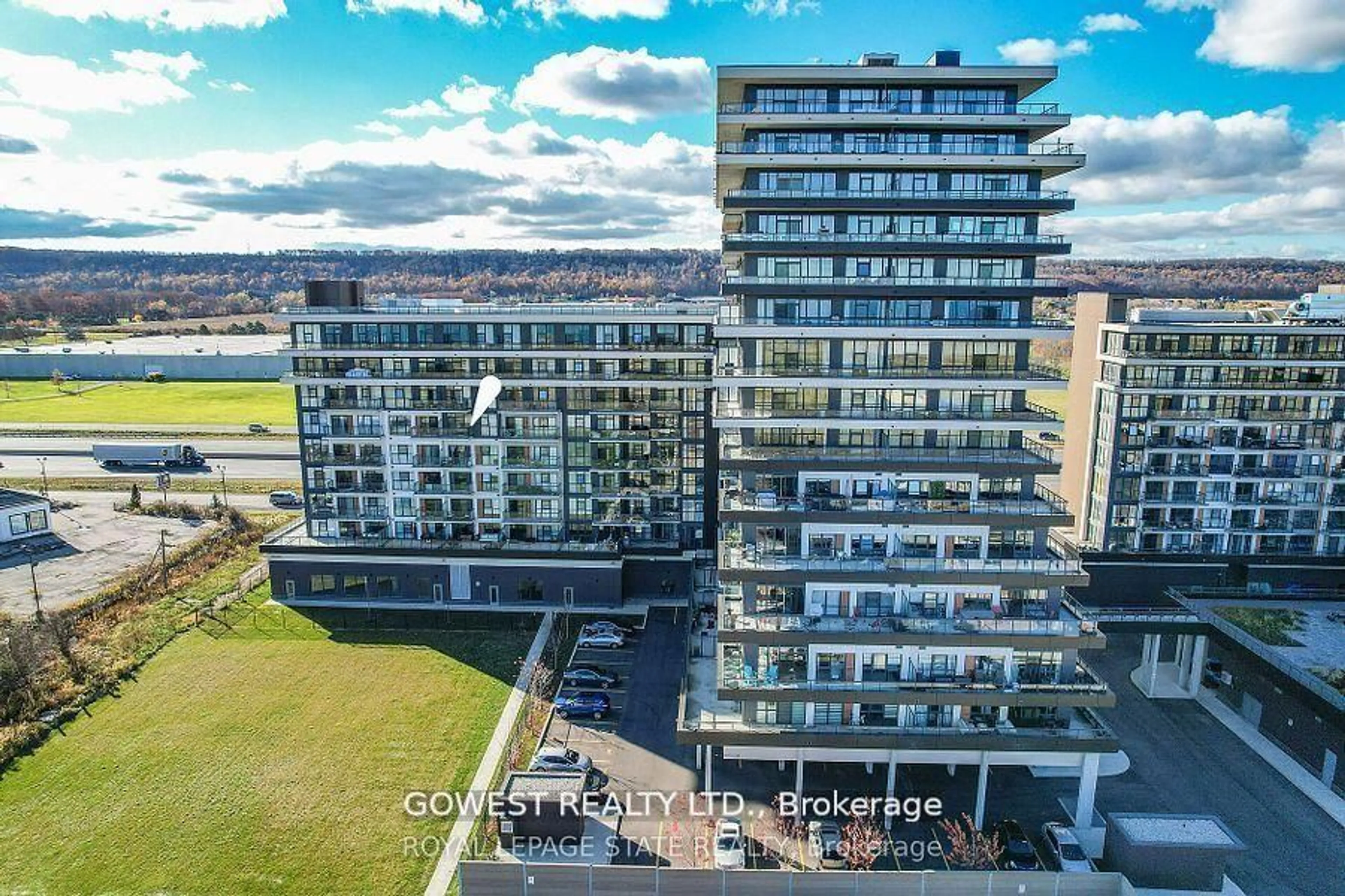 A pic from outside/outdoor area/front of a property/back of a property/a pic from drone, city buildings view from balcony for 550 North Service Rd #705, Grimsby Ontario L3M 0H9
